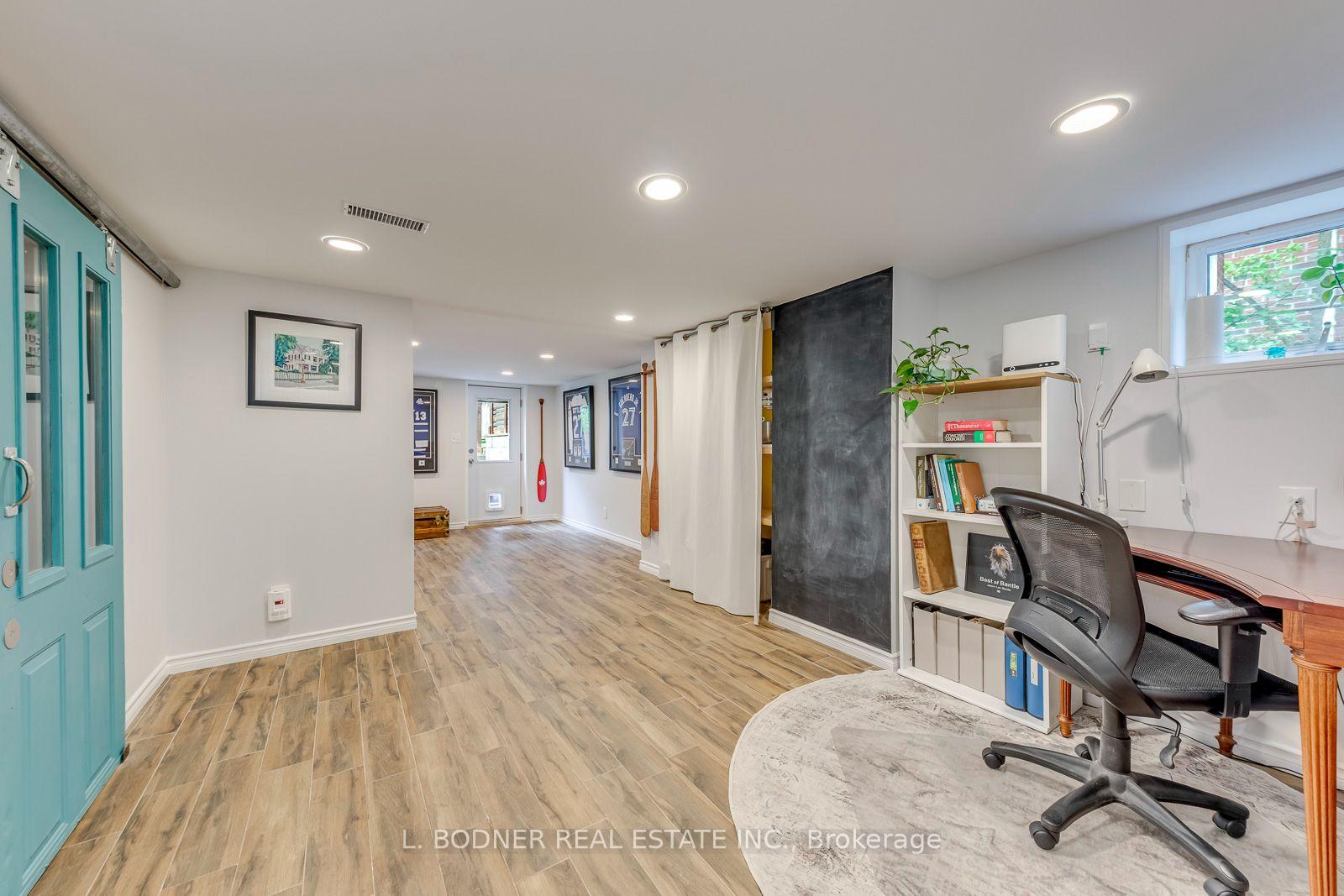 Photo 20 of 59 Queens Drive, North York, Weston — HOMEH