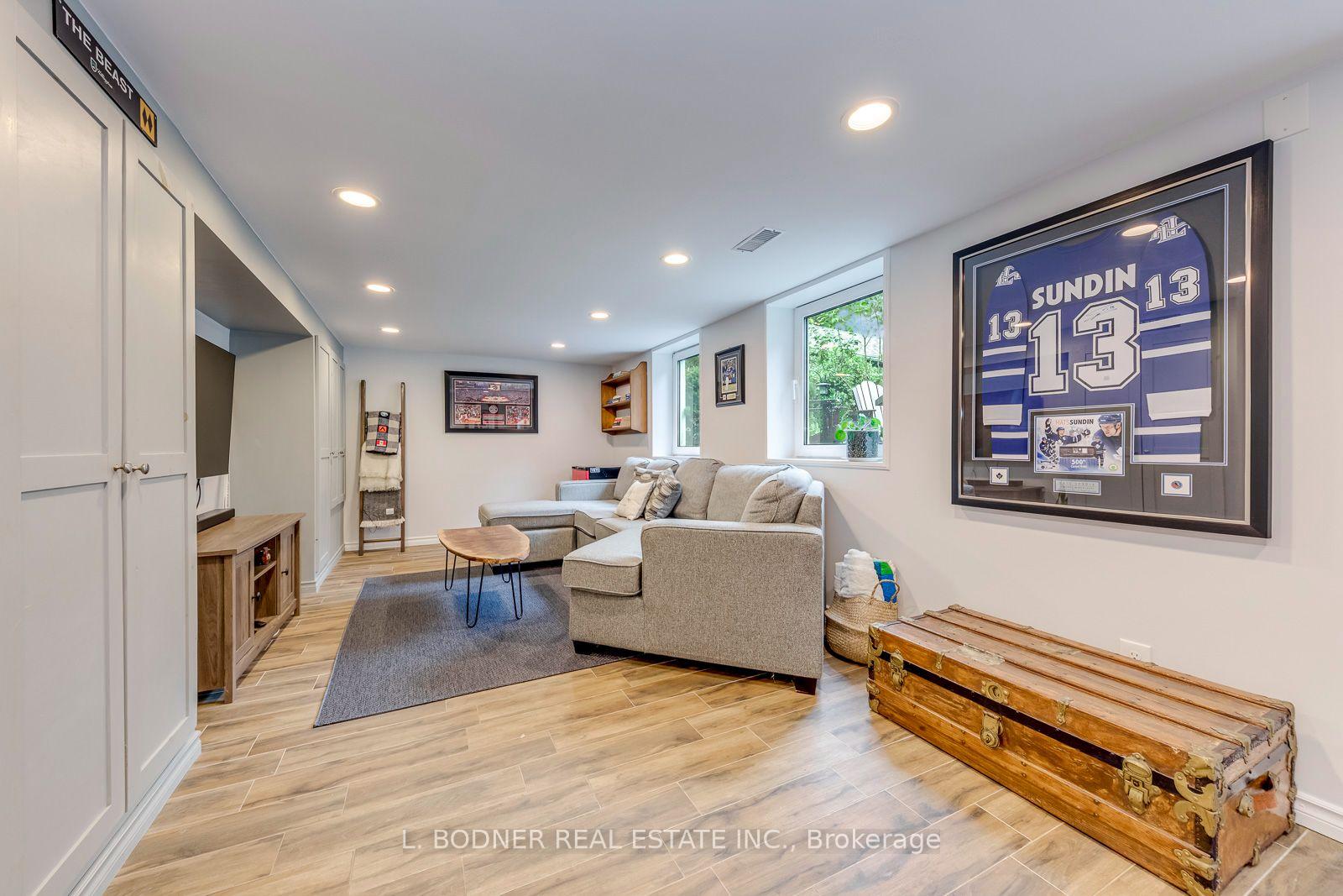 Photo 23 of 59 Queens Drive, North York, Weston — HOMEH