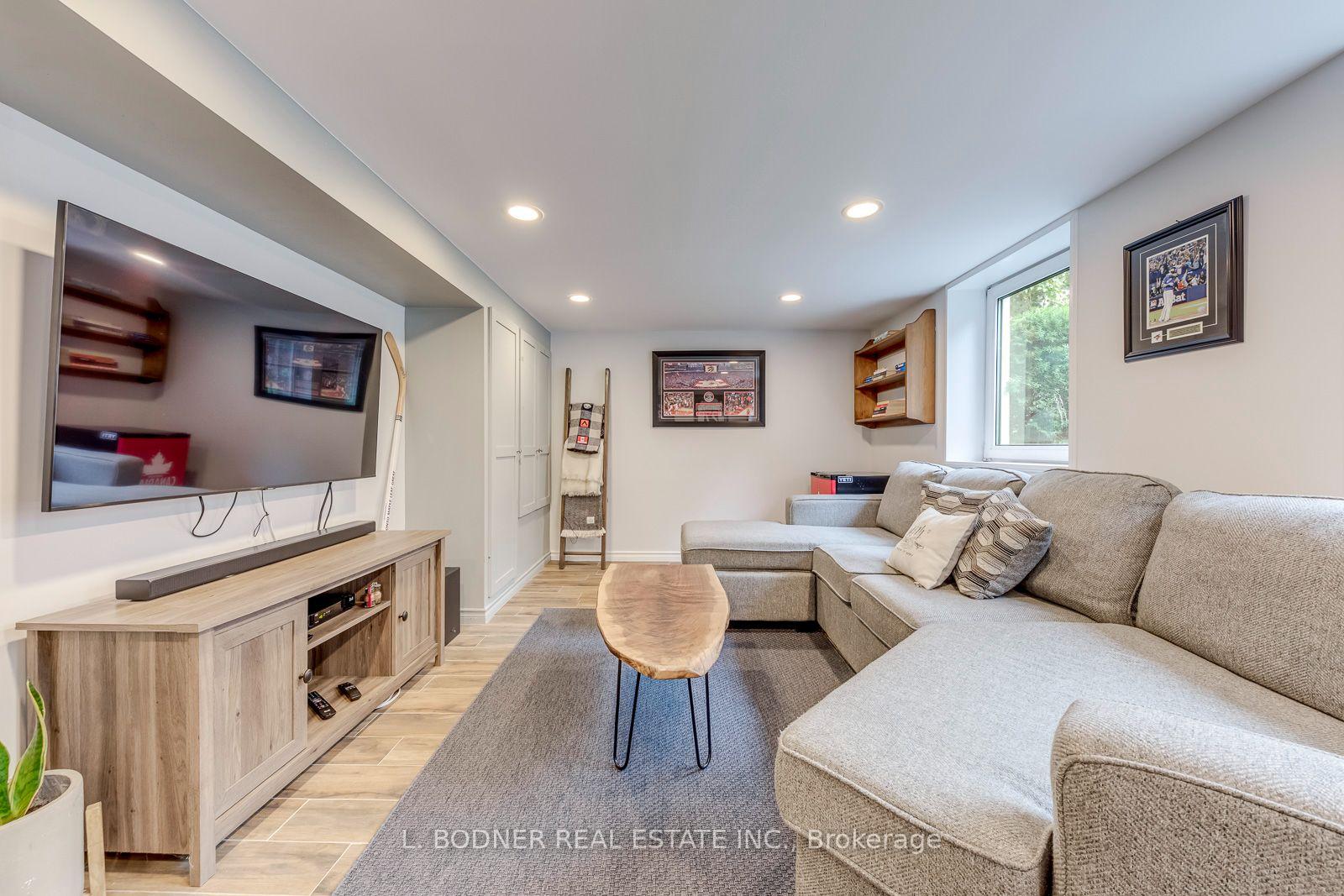 Photo 24 of 59 Queens Drive, North York, Weston — HOMEH