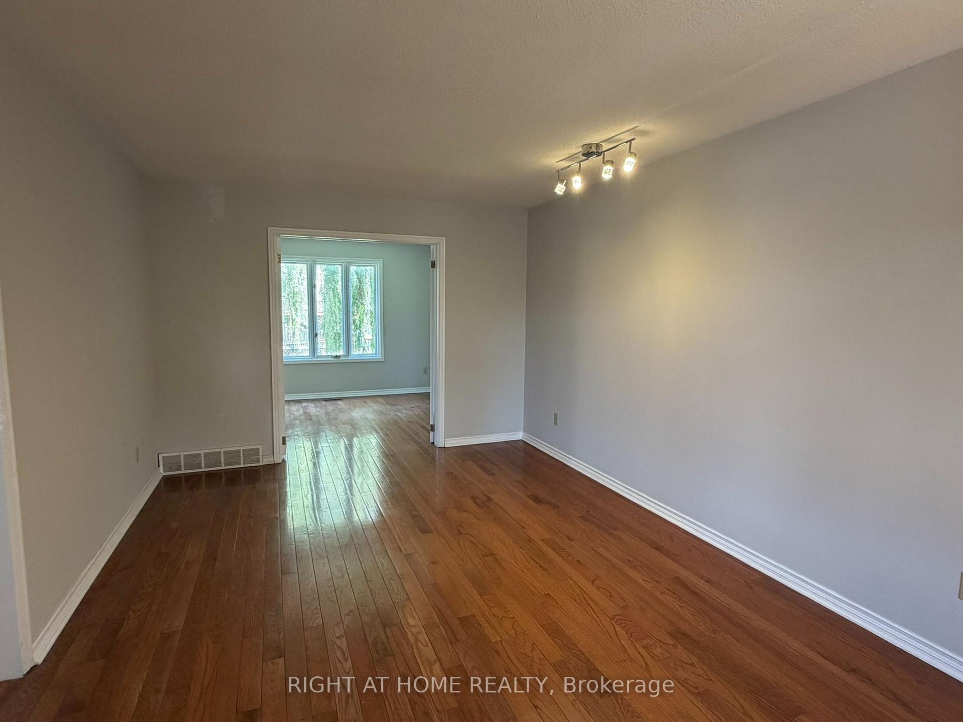 Photo 6 of 1004 Aldersbrook Road, London, North I — HOMEH