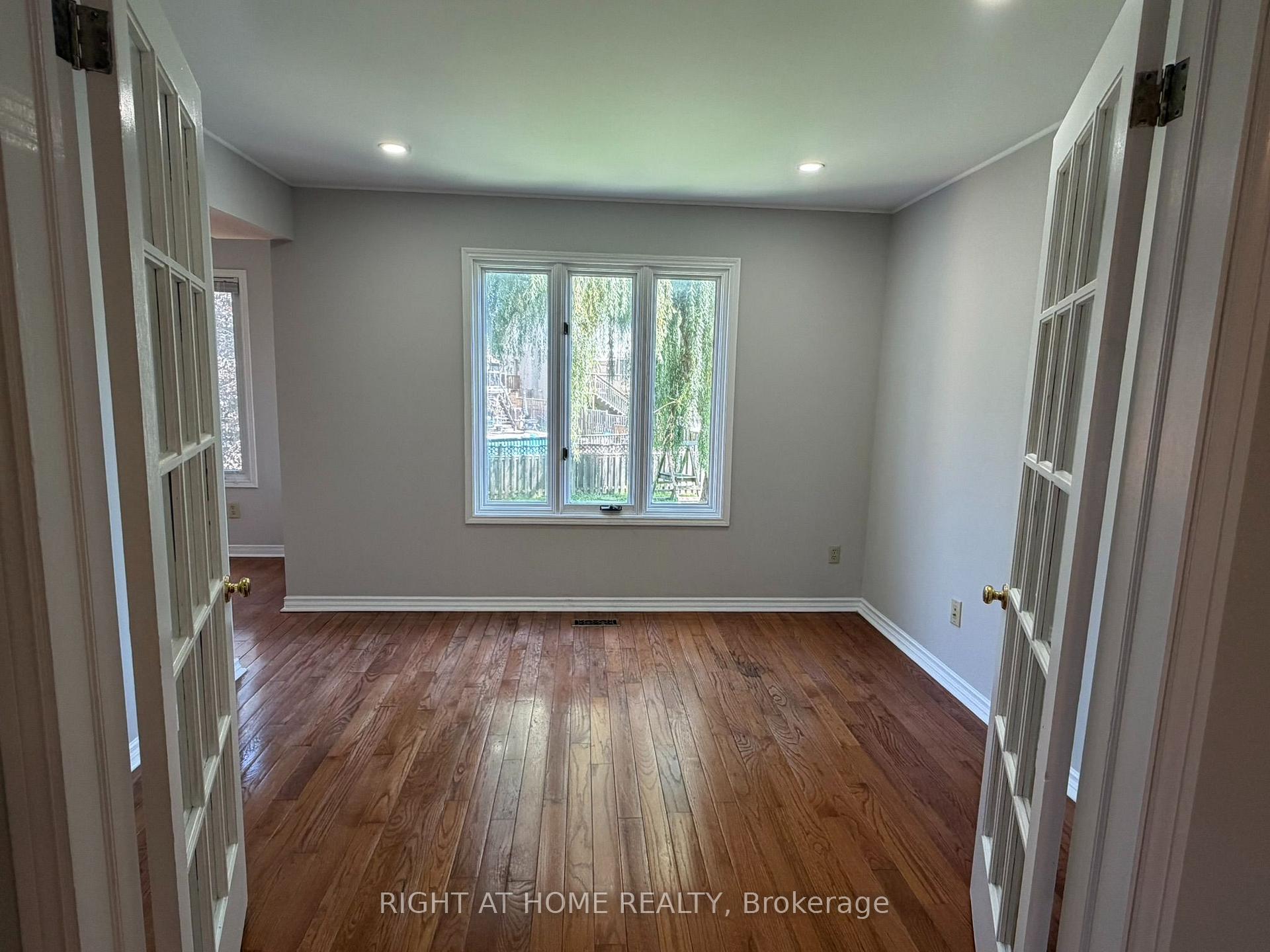 Photo 7 of 1004 Aldersbrook Road, London, North I — HOMEH