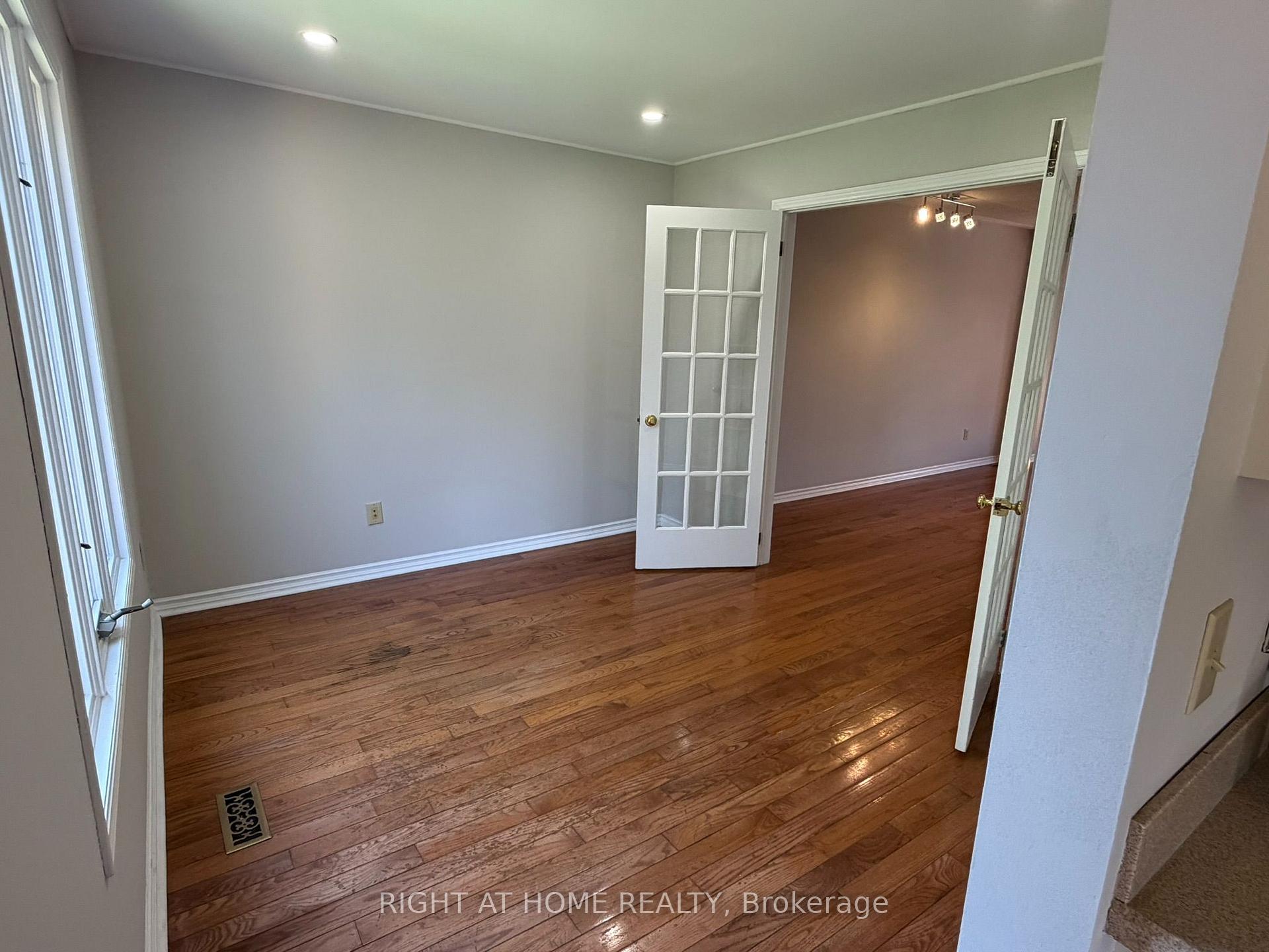 Photo 8 of 1004 Aldersbrook Road, London, North I — HOMEH