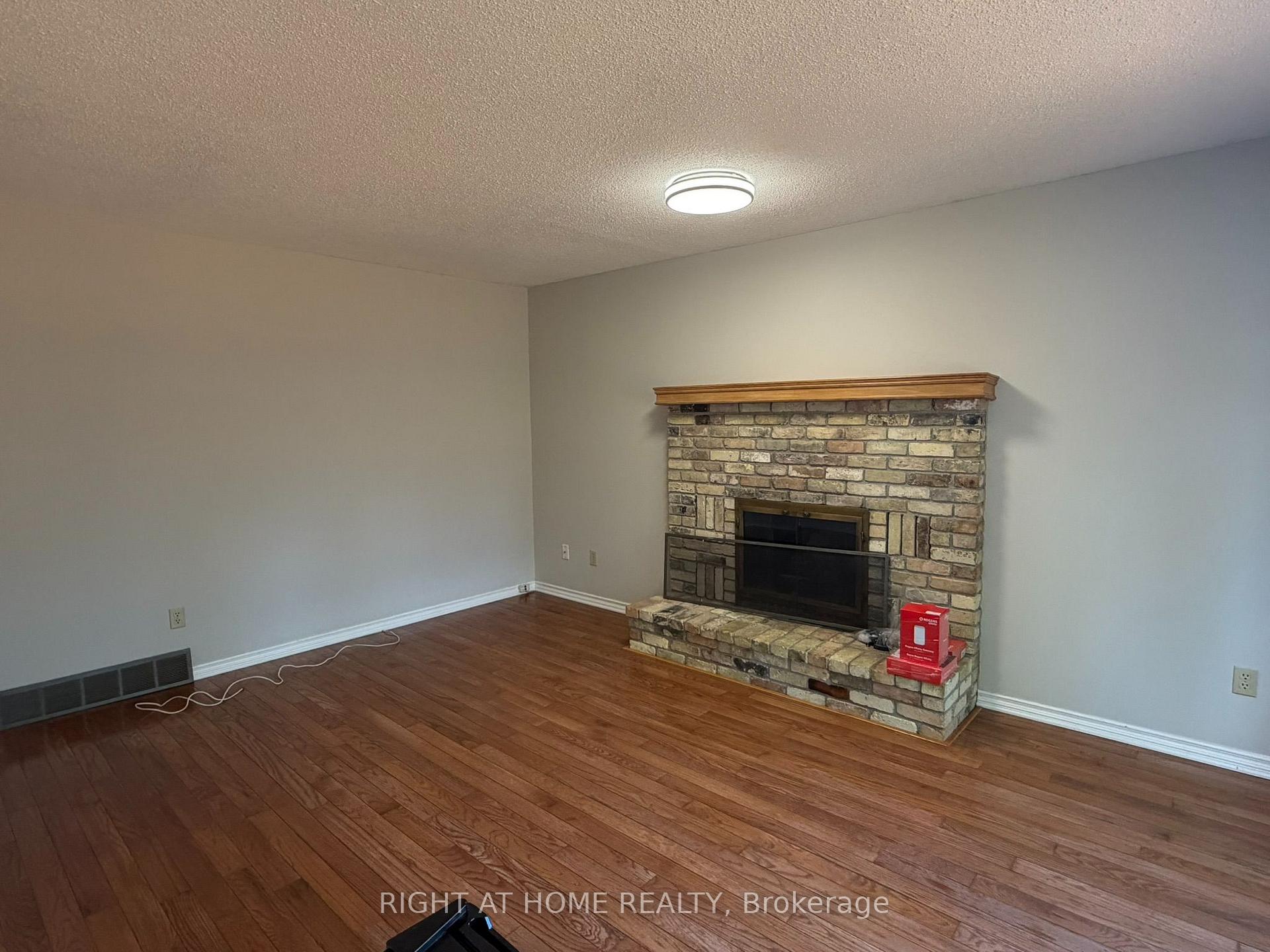 Photo 14 of 1004 Aldersbrook Road, London, North I — HOMEH