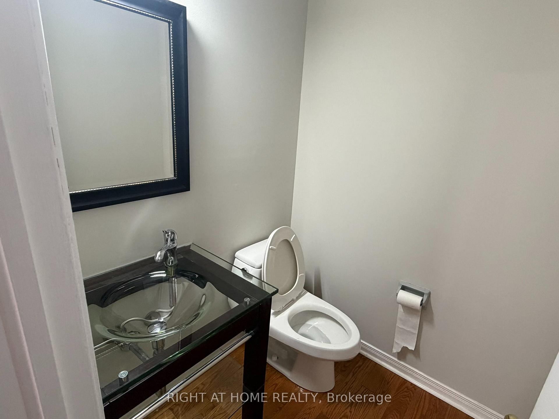 Photo 16 of 1004 Aldersbrook Road, London, North I — HOMEH