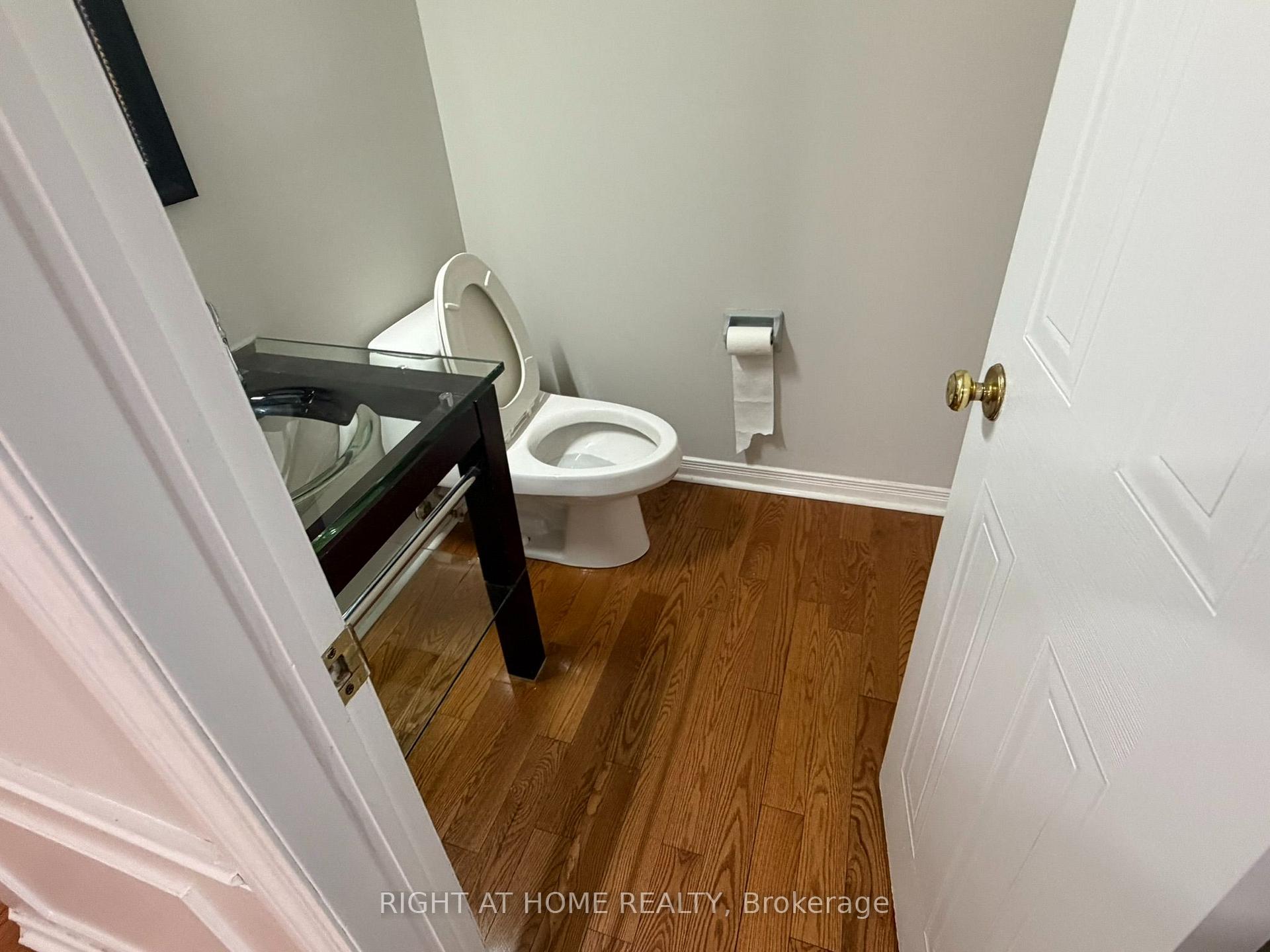Photo 17 of 1004 Aldersbrook Road, London, North I — HOMEH