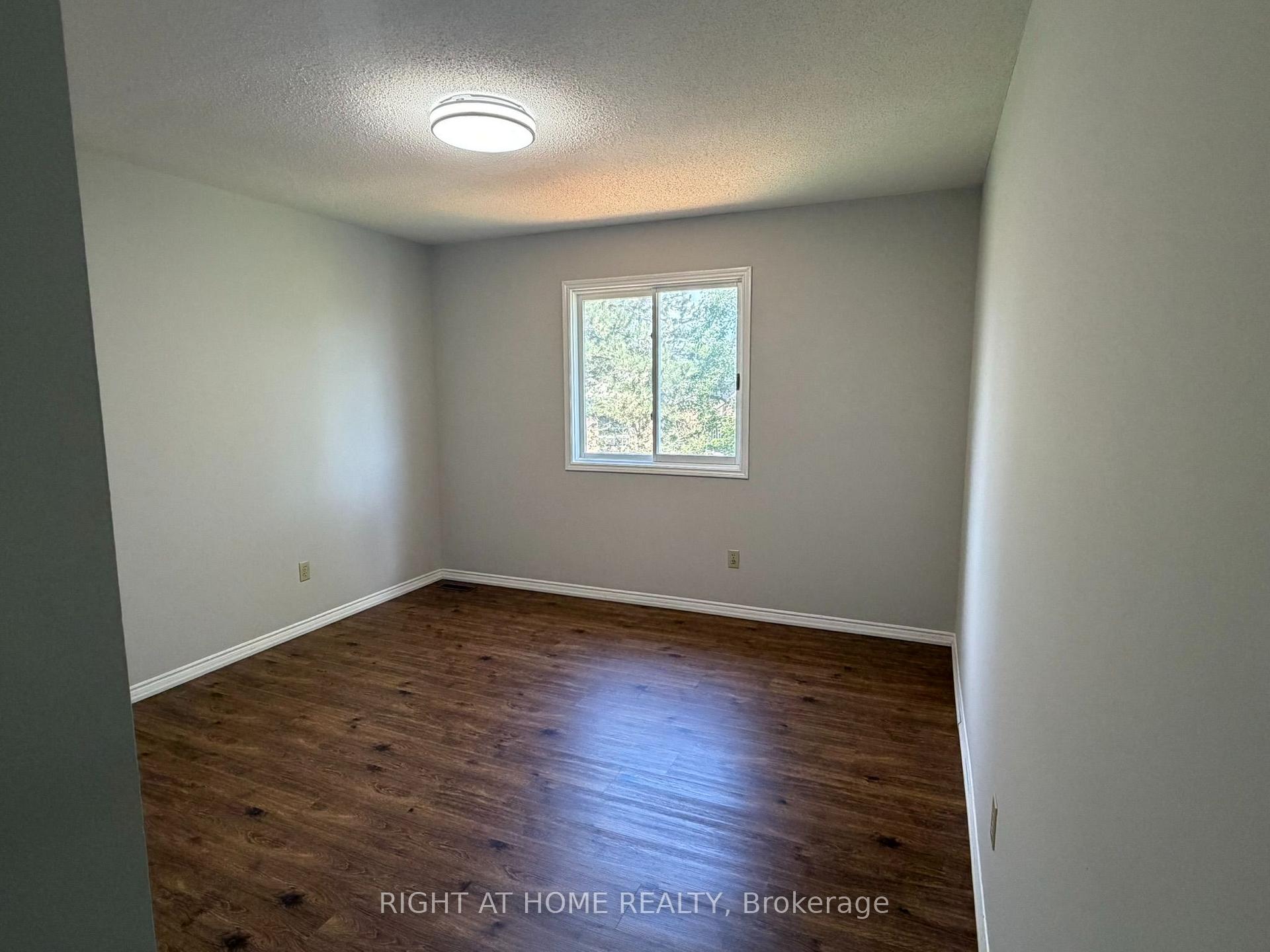 Photo 23 of 1004 Aldersbrook Road, London, North I — HOMEH