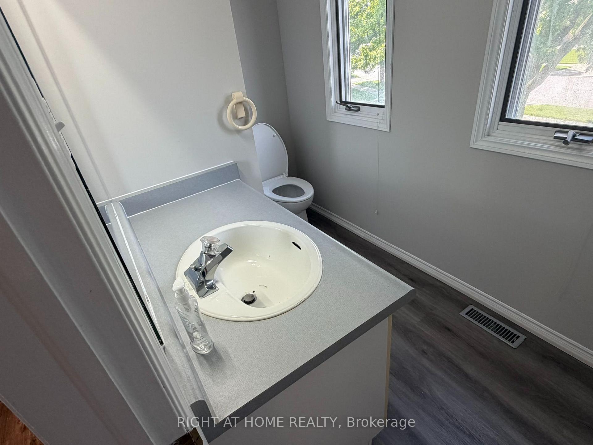 Photo 27 of 1004 Aldersbrook Road, London, North I — HOMEH