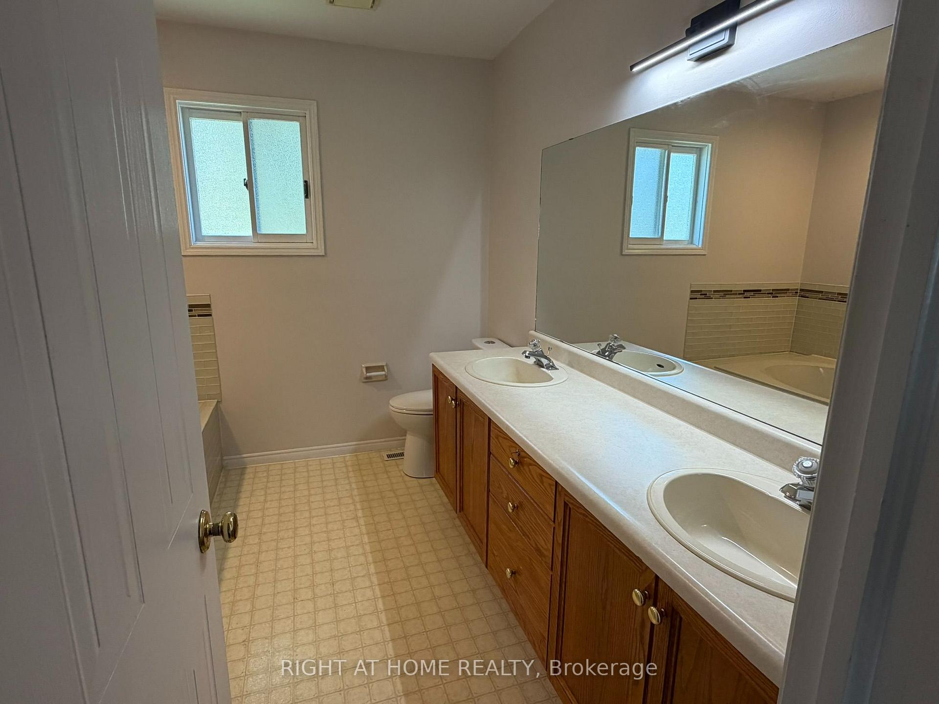 Photo 33 of 1004 Aldersbrook Road, London, North I — HOMEH