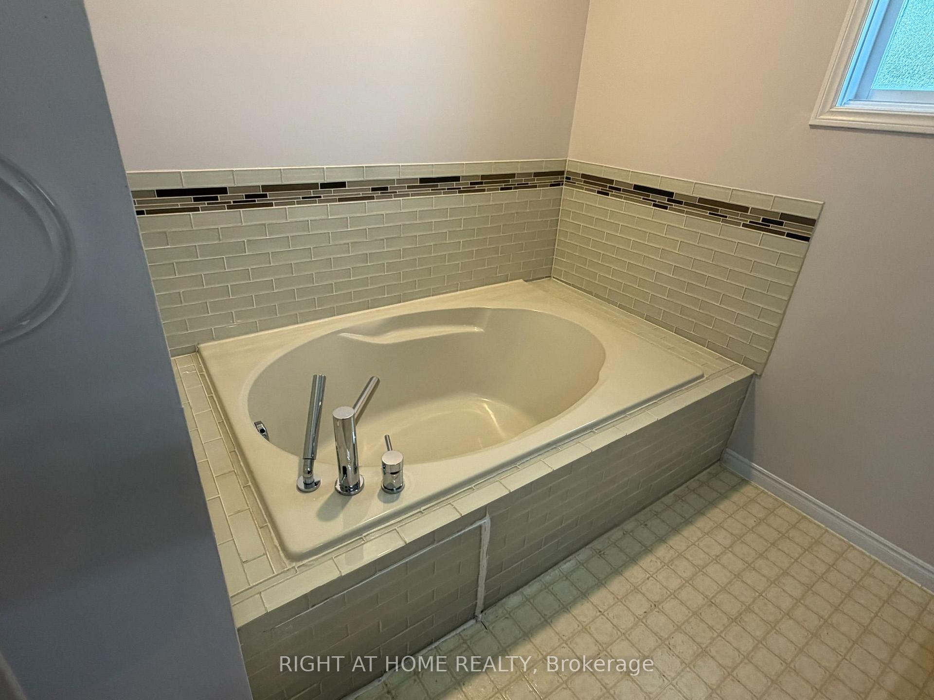 Photo 34 of 1004 Aldersbrook Road, London, North I — HOMEH