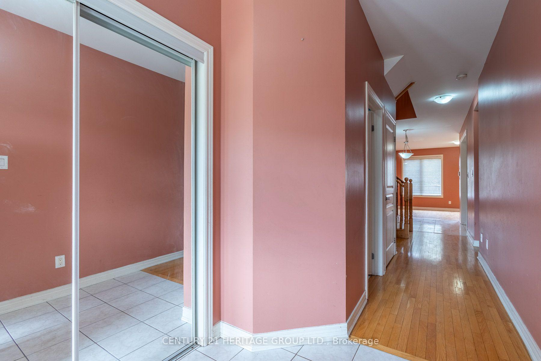 Photo 2 of 11 Pendulum Circle, Brampton, Sandringham-Wellington — HOMEH