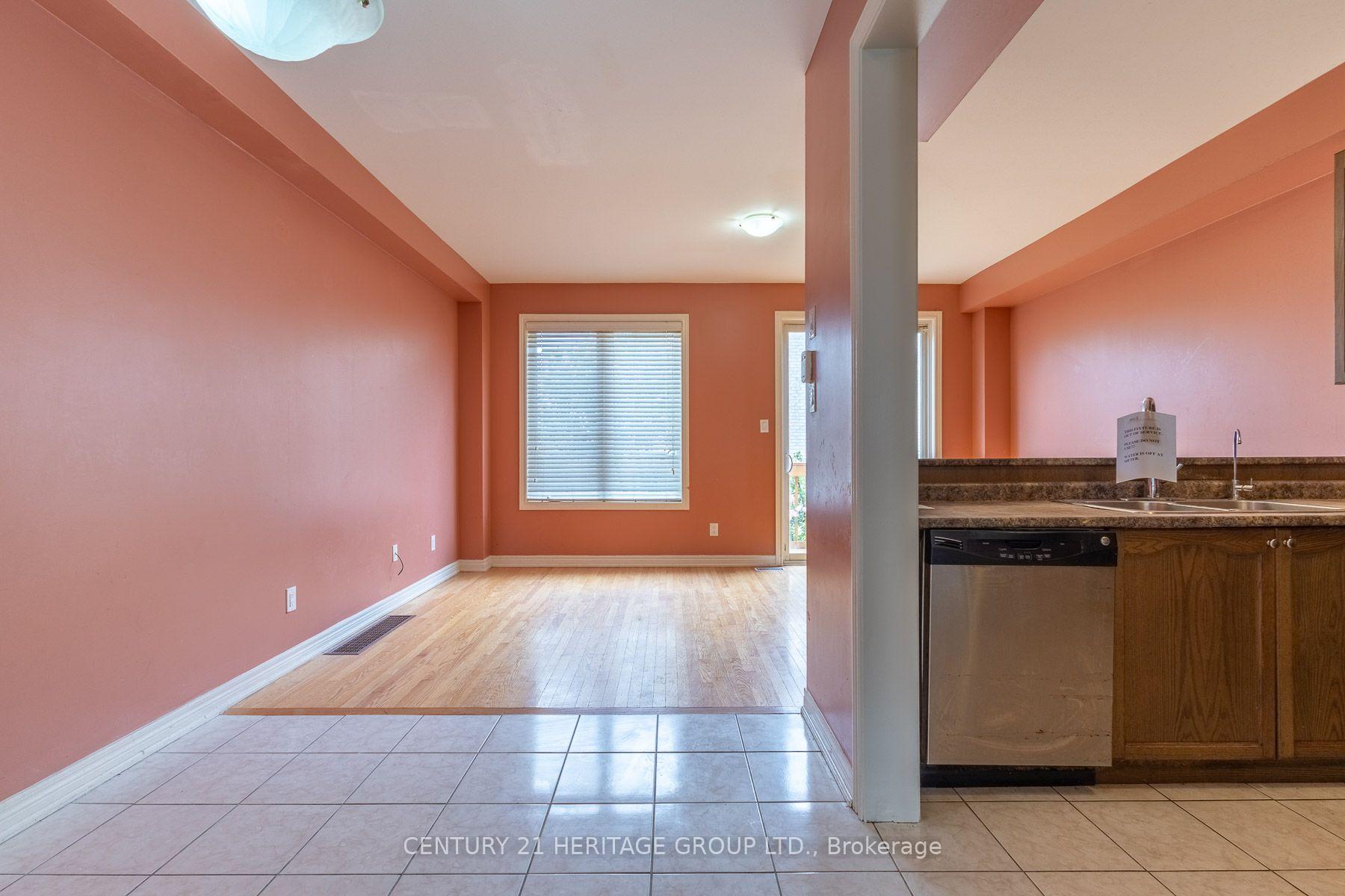 Photo 3 of 11 Pendulum Circle, Brampton, Sandringham-Wellington — HOMEH