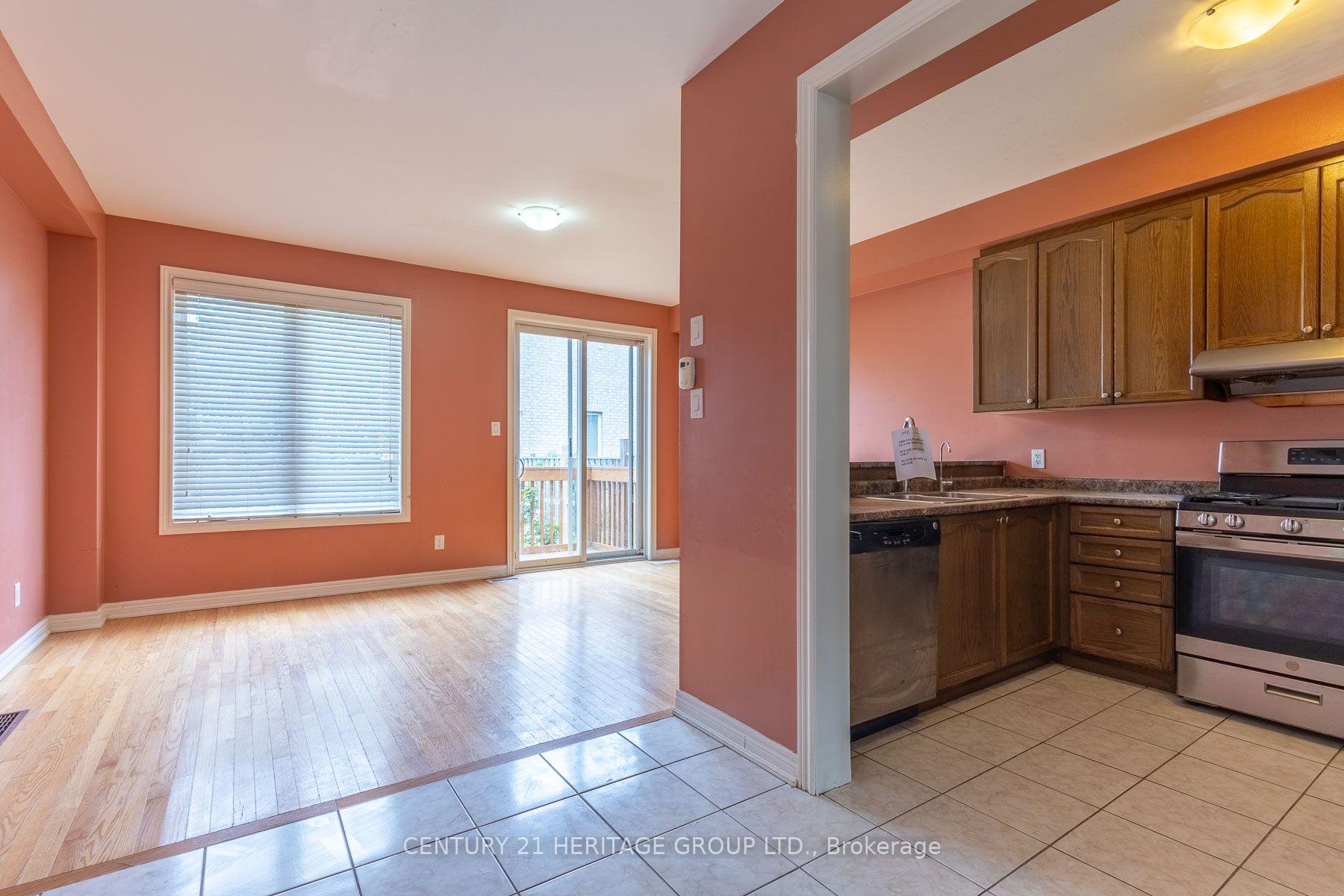 Photo 4 of 11 Pendulum Circle, Brampton, Sandringham-Wellington — HOMEH