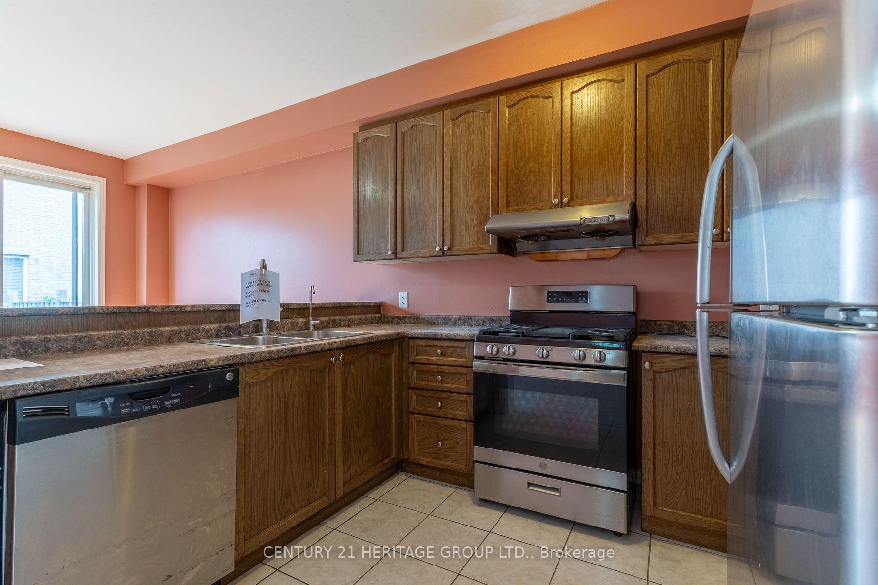 Photo 5 of 11 Pendulum Circle, Brampton, Sandringham-Wellington — HOMEH