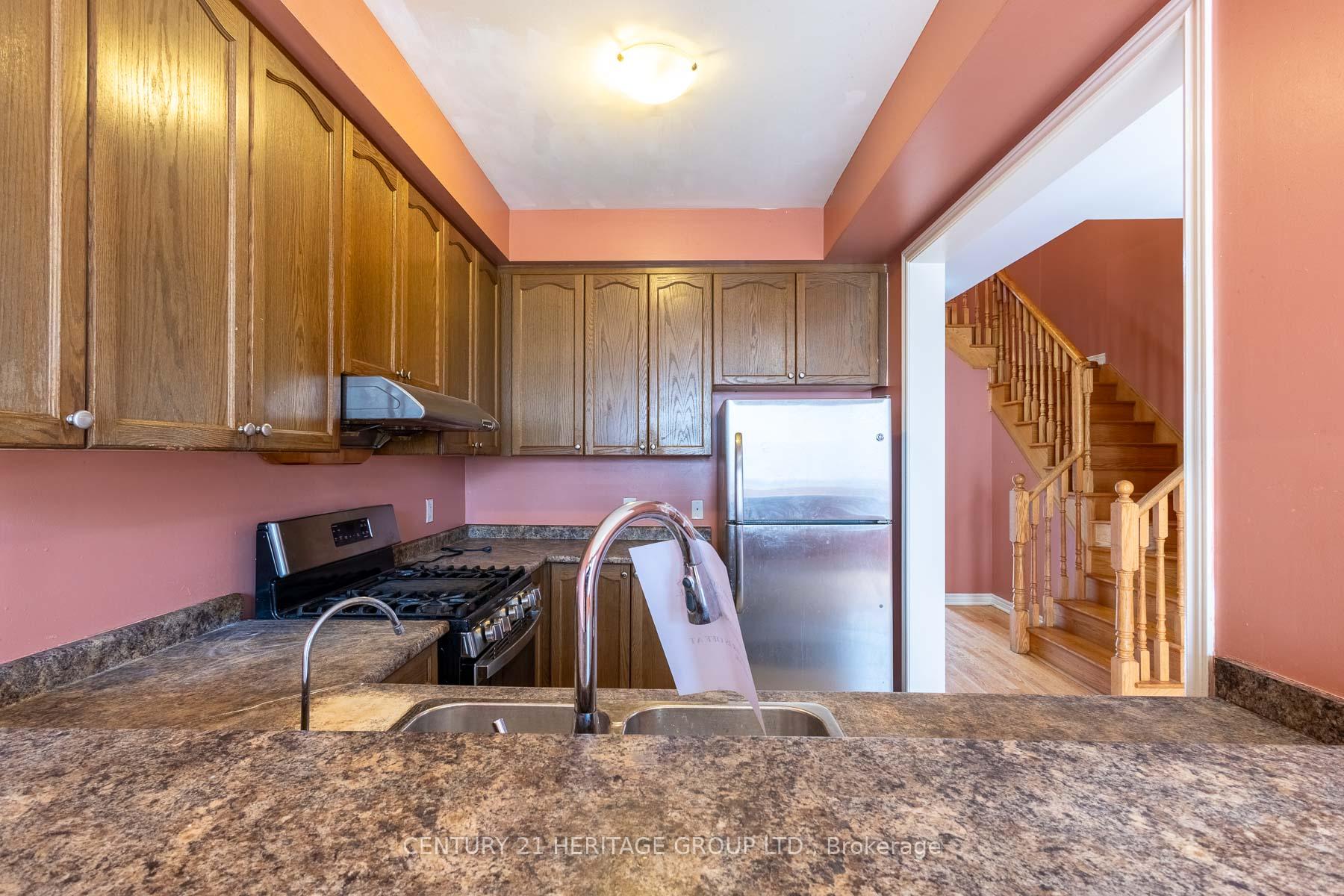 Photo 8 of 11 Pendulum Circle, Brampton, Sandringham-Wellington — HOMEH