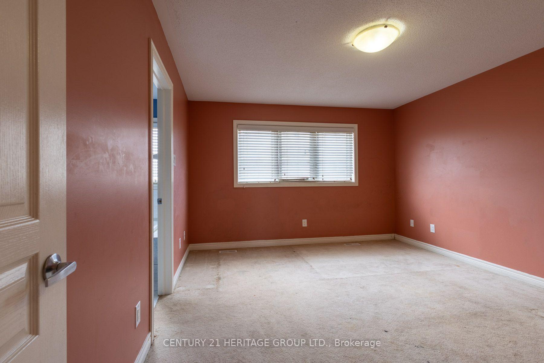 Photo 10 of 11 Pendulum Circle, Brampton, Sandringham-Wellington — HOMEH