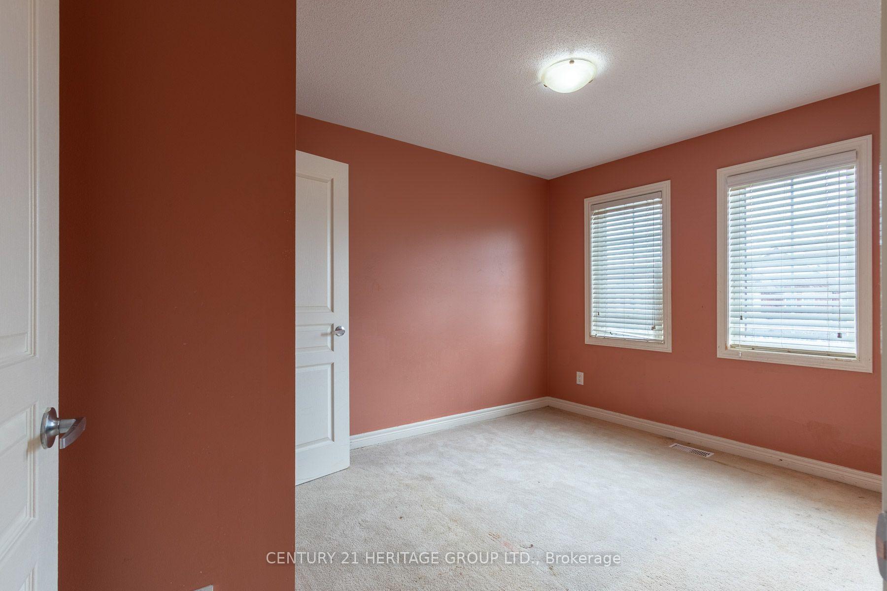 Photo 14 of 11 Pendulum Circle, Brampton, Sandringham-Wellington — HOMEH