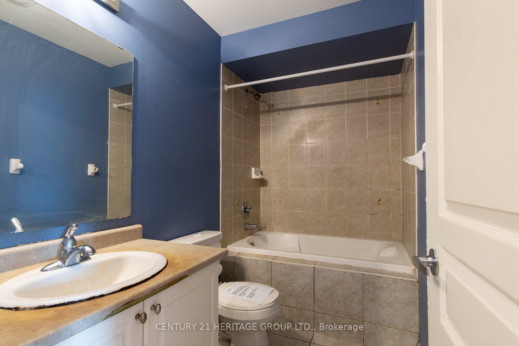 Photo 18 of 11 Pendulum Circle, Brampton, Sandringham-Wellington — HOMEH