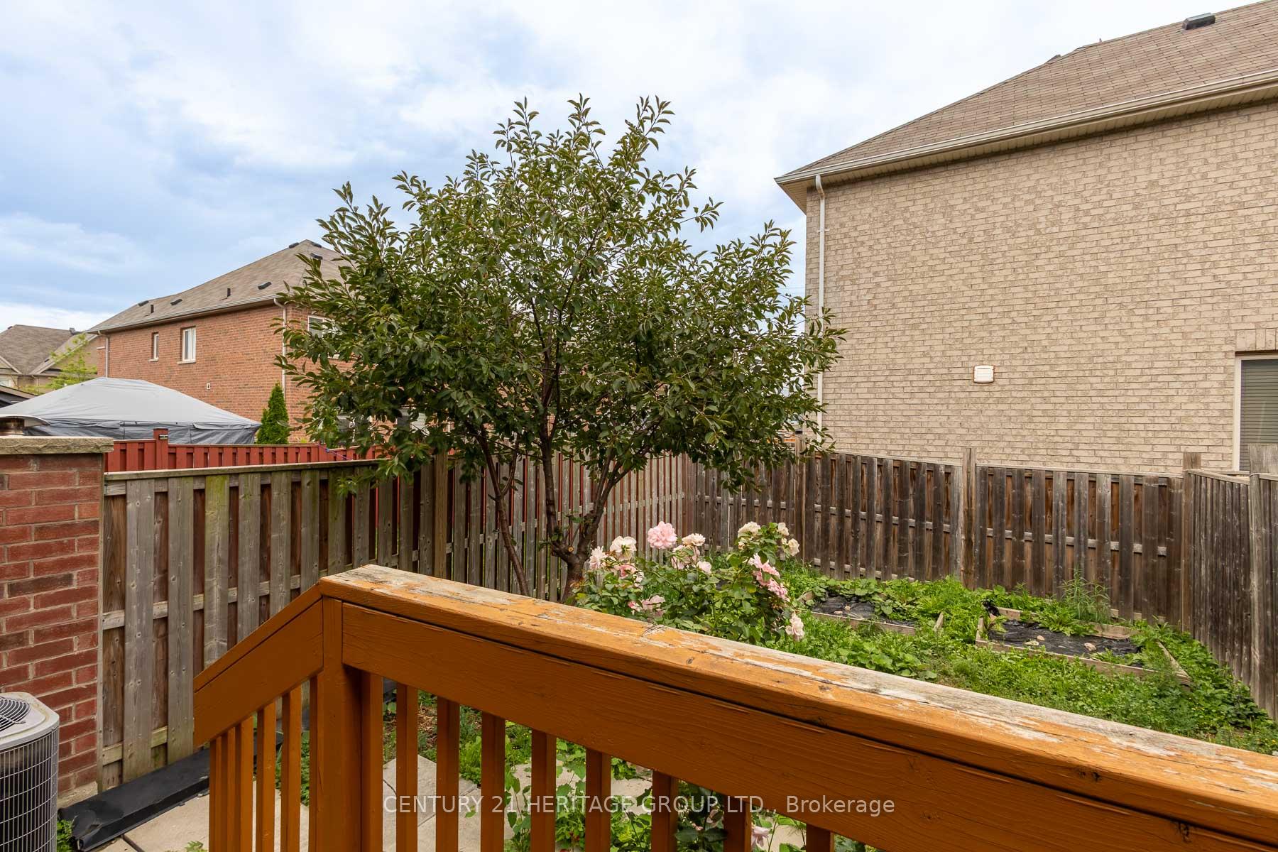 Photo 19 of 11 Pendulum Circle, Brampton, Sandringham-Wellington — HOMEH