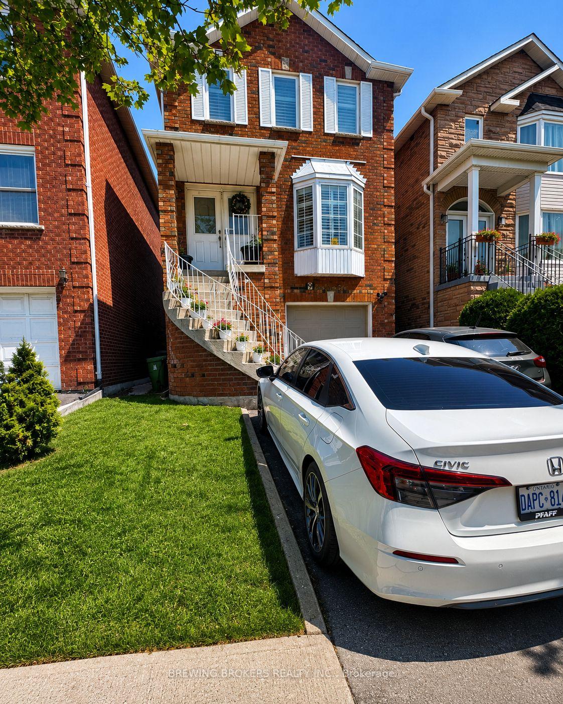 Photo 1 of 9 Forest Point Drive, North York, Mount Dennis — HOMEH