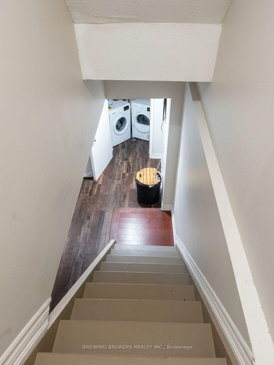 Photo 5 of 9 Forest Point Drive, North York, Mount Dennis — HOMEH