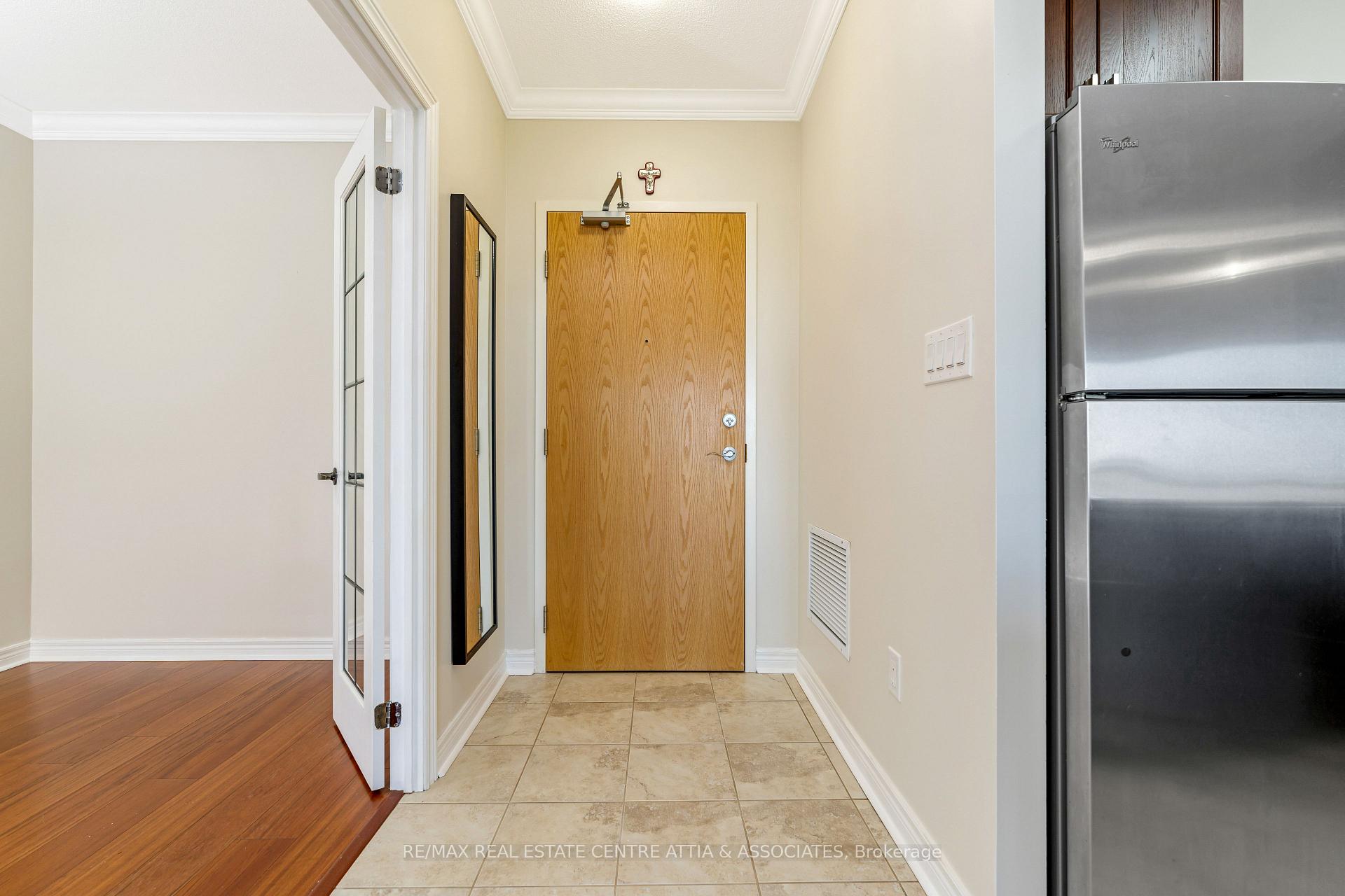 Photo 5 of Unit 521, 383 Main Street, Milton, Old Milton — HOMEH