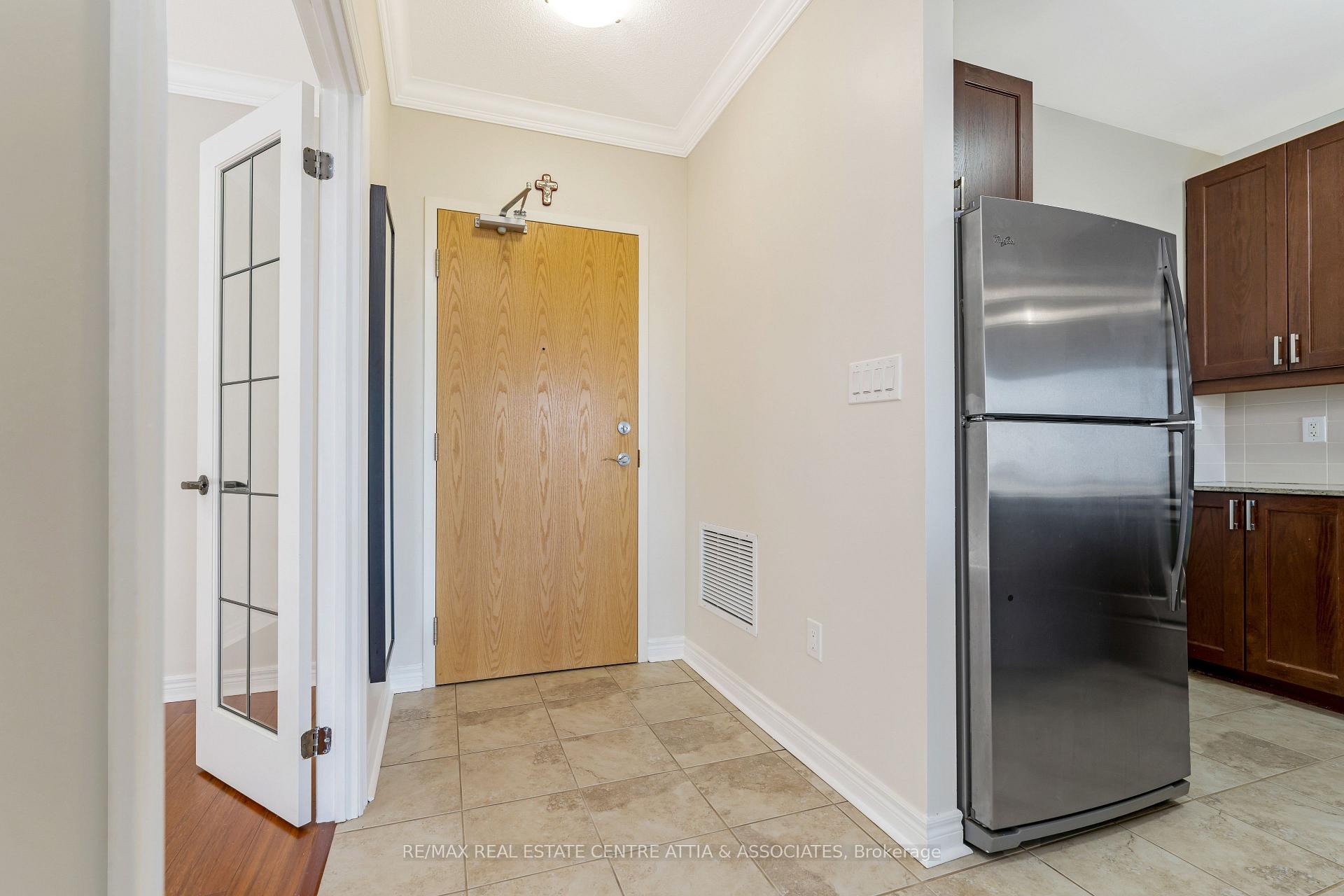 Photo 6 of Unit 521, 383 Main Street, Milton, Old Milton — HOMEH