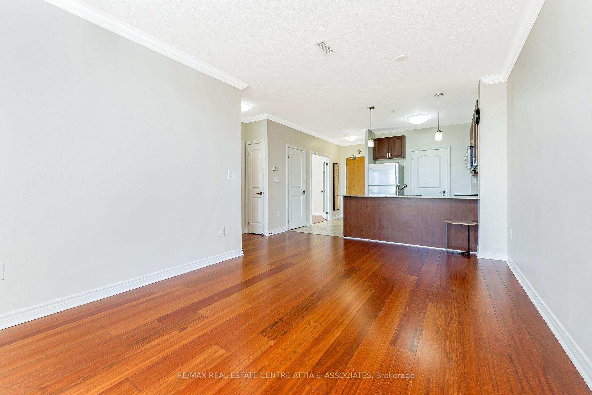 Photo 10 of Unit 521, 383 Main Street, Milton, Old Milton — HOMEH