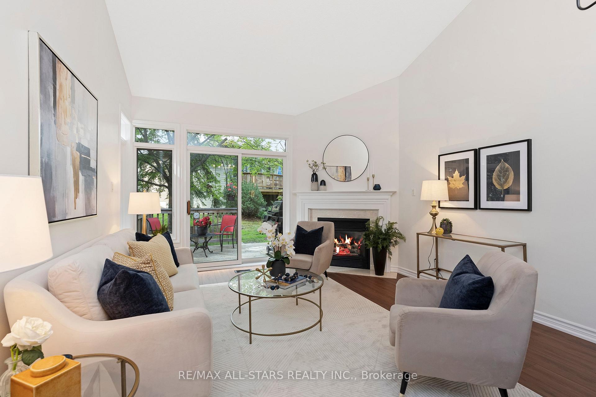 Photo 3 of 16 Kingfisher Cove Way, Markham, Greensborough — HOMEH