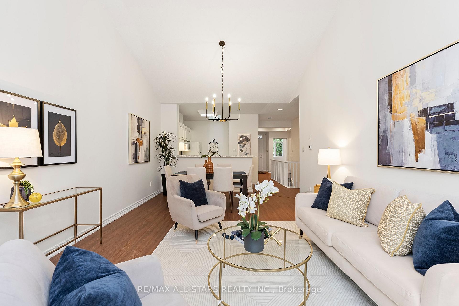 Photo 6 of 16 Kingfisher Cove Way, Markham, Greensborough — HOMEH