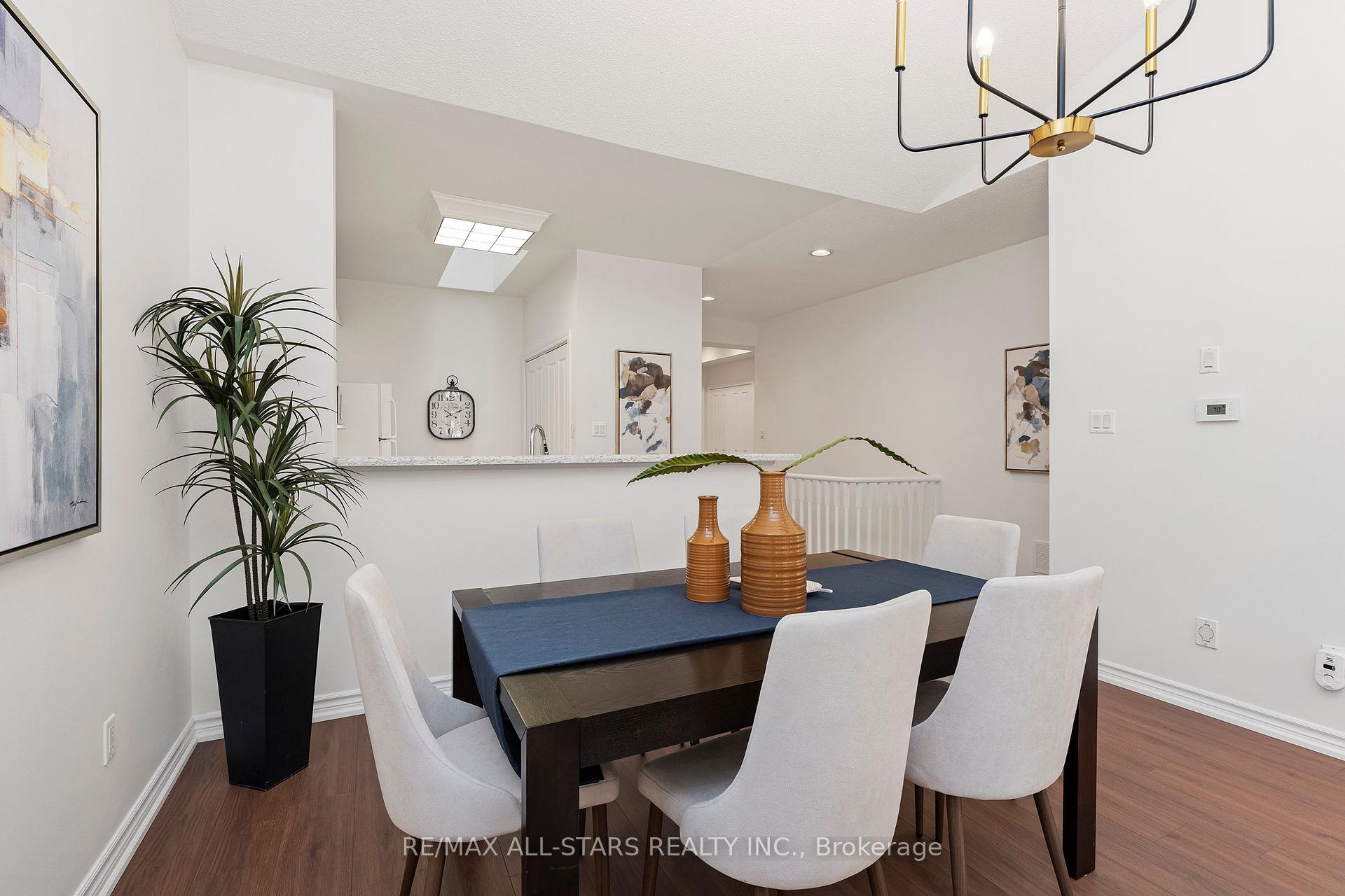 Photo 7 of 16 Kingfisher Cove Way, Markham, Greensborough — HOMEH