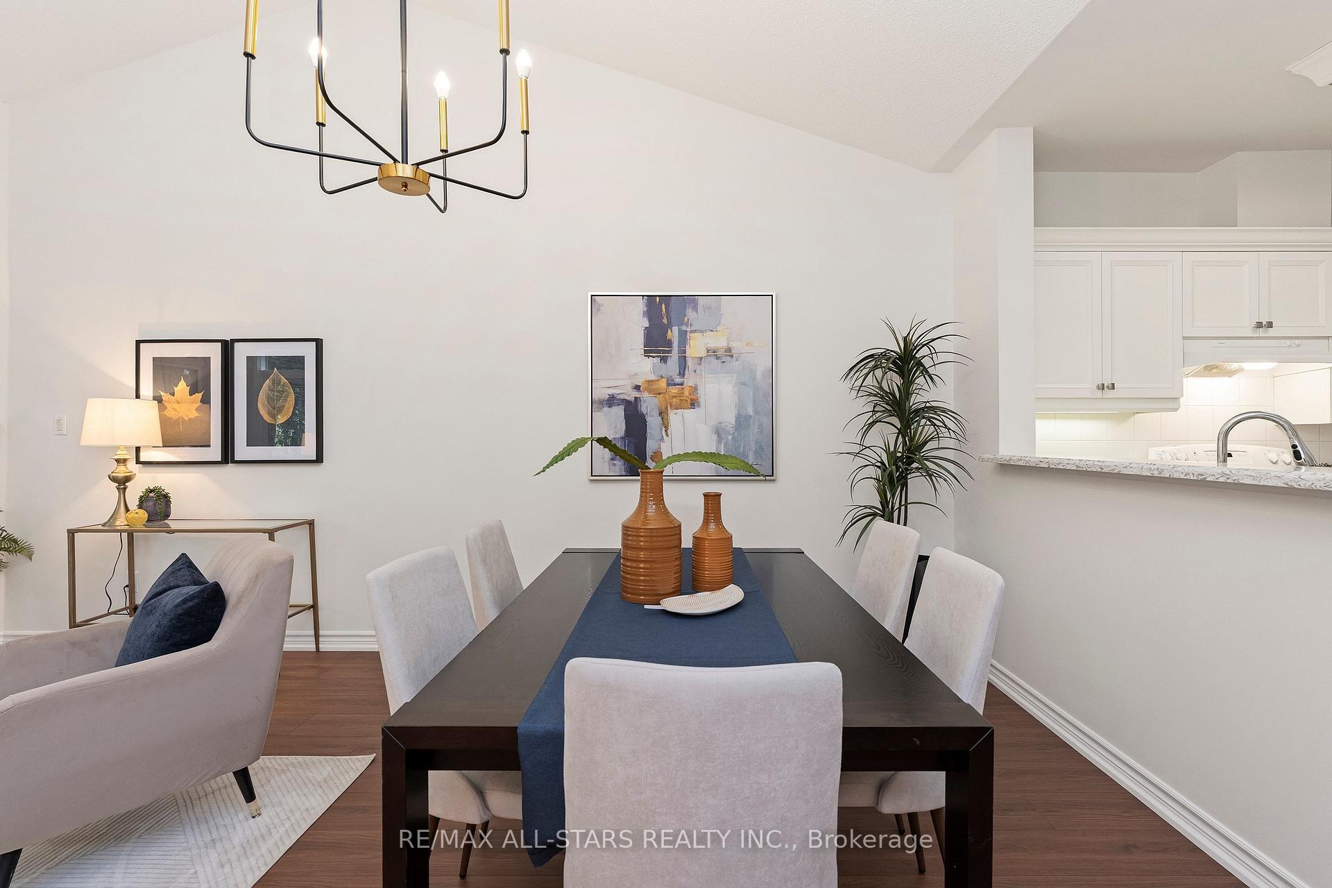 Photo 11 of 16 Kingfisher Cove Way, Markham, Greensborough — HOMEH