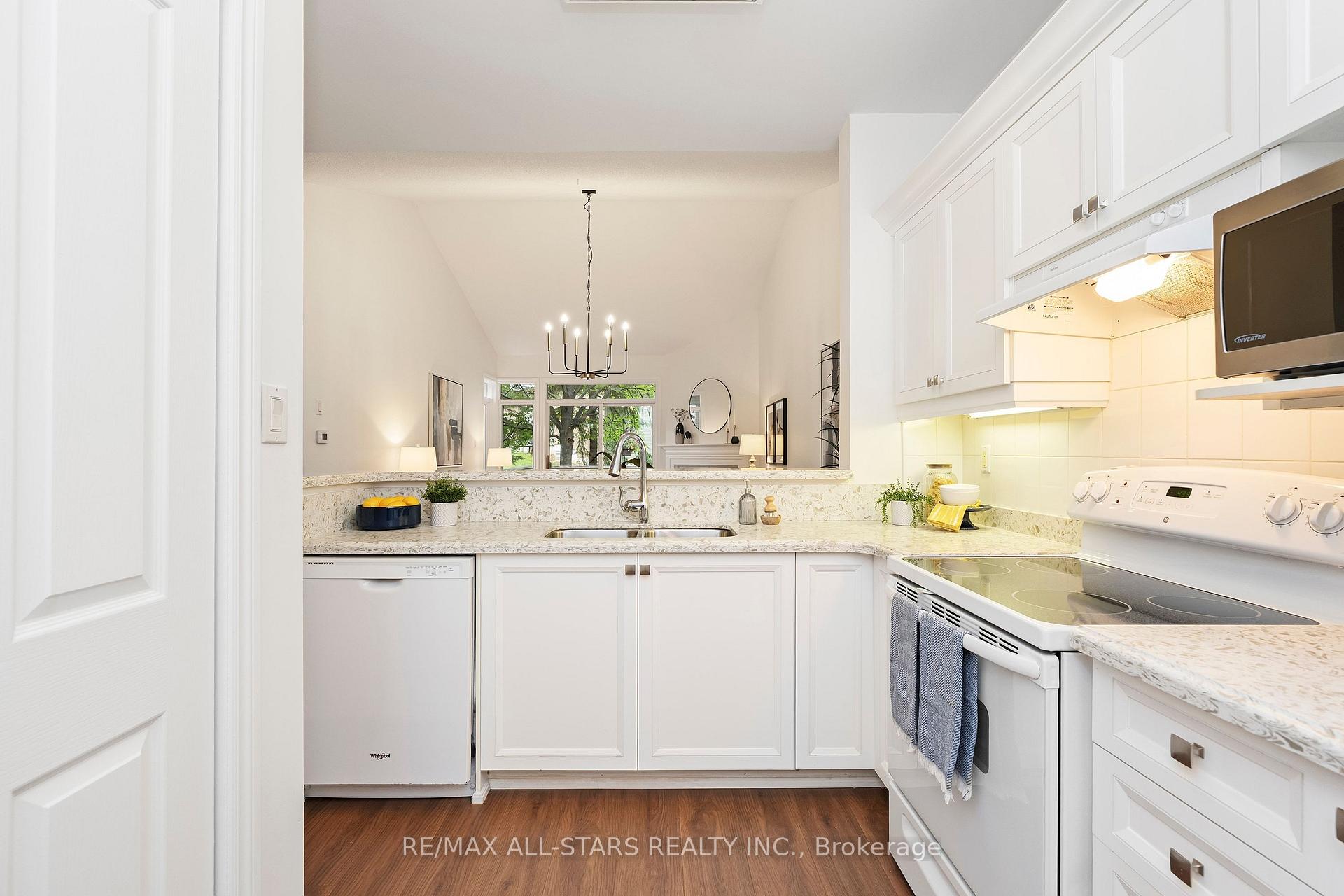 Photo 13 of 16 Kingfisher Cove Way, Markham, Greensborough — HOMEH