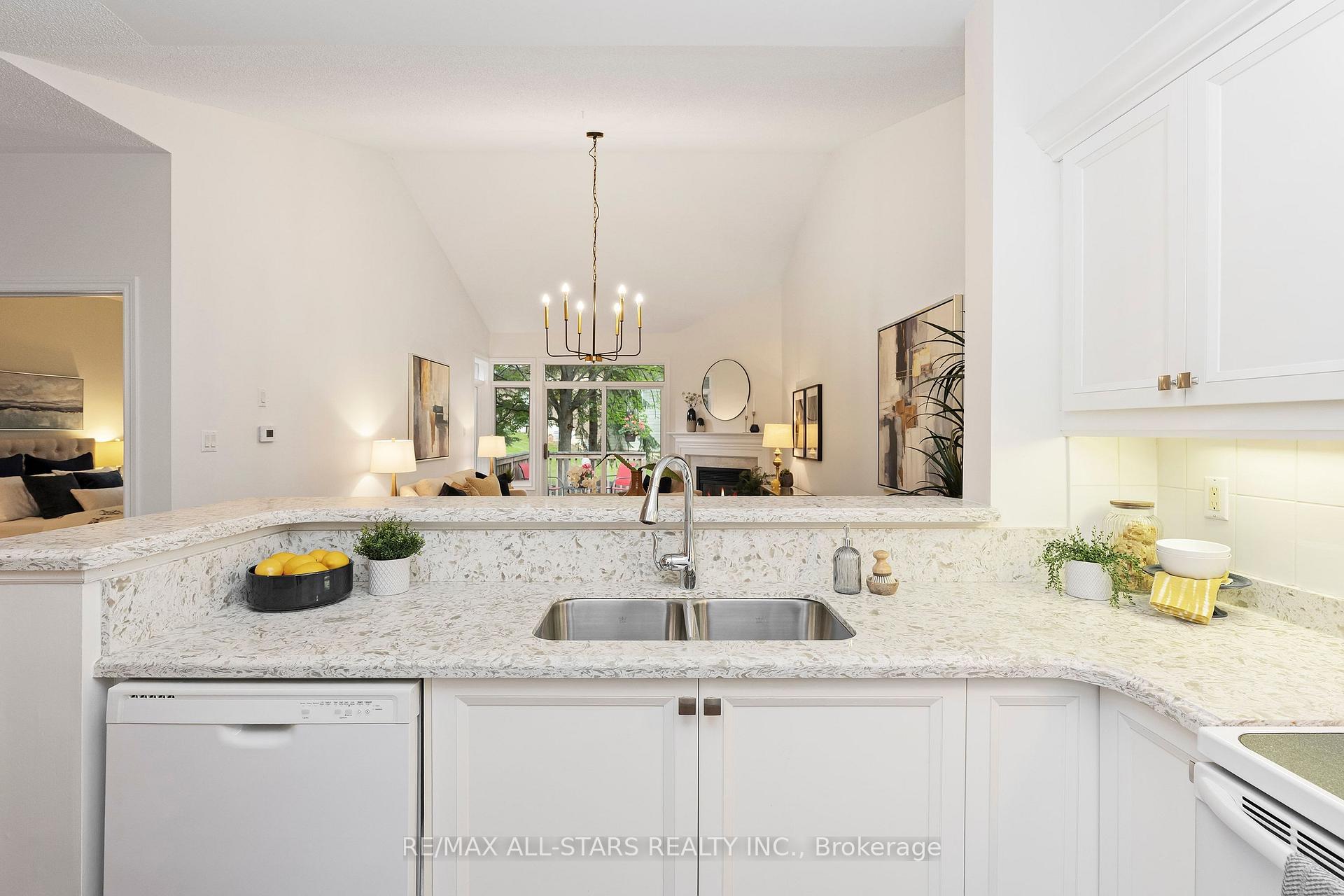 Photo 14 of 16 Kingfisher Cove Way, Markham, Greensborough — HOMEH