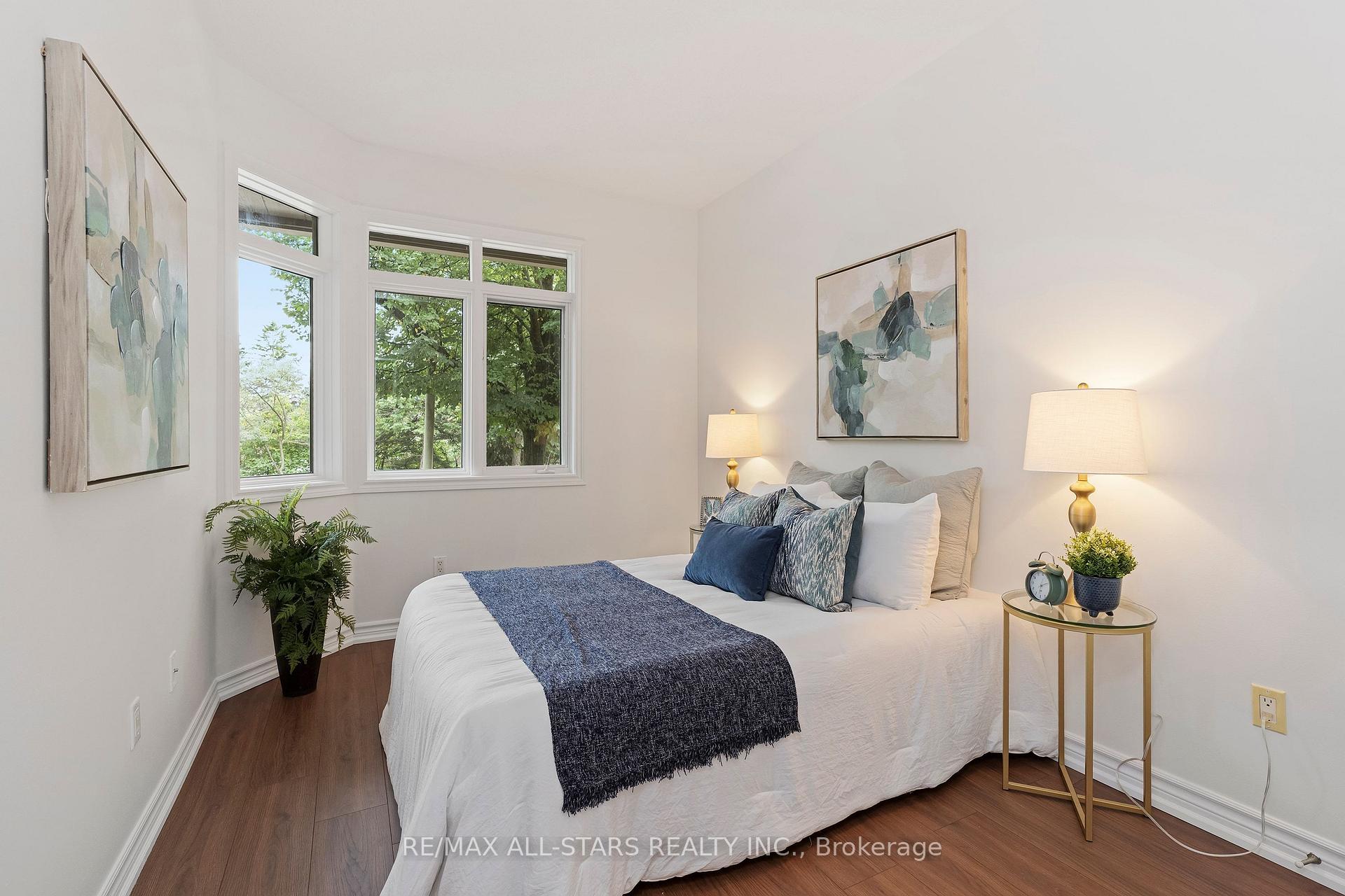 Photo 23 of 16 Kingfisher Cove Way, Markham, Greensborough — HOMEH
