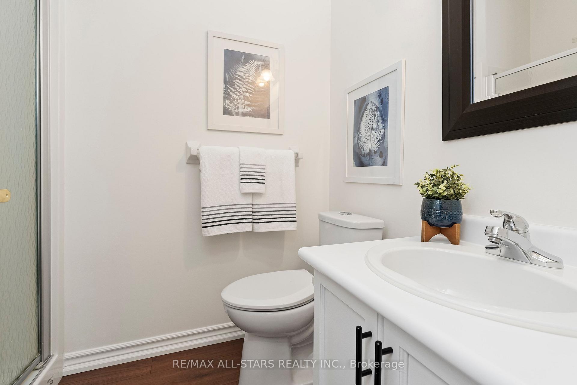 Photo 25 of 16 Kingfisher Cove Way, Markham, Greensborough — HOMEH