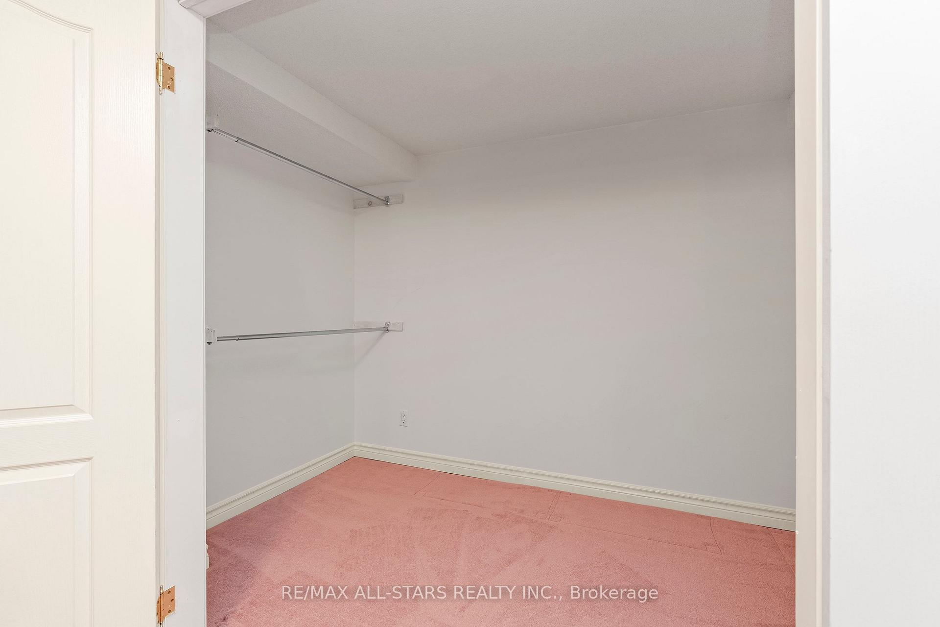 Photo 28 of 16 Kingfisher Cove Way, Markham, Greensborough — HOMEH