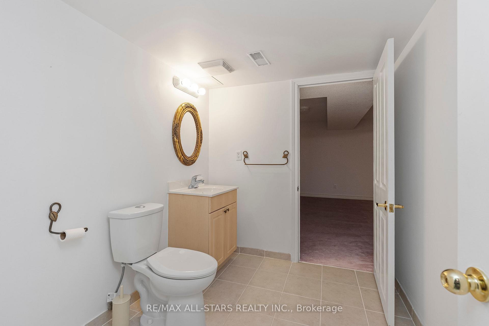 Photo 32 of 16 Kingfisher Cove Way, Markham, Greensborough — HOMEH