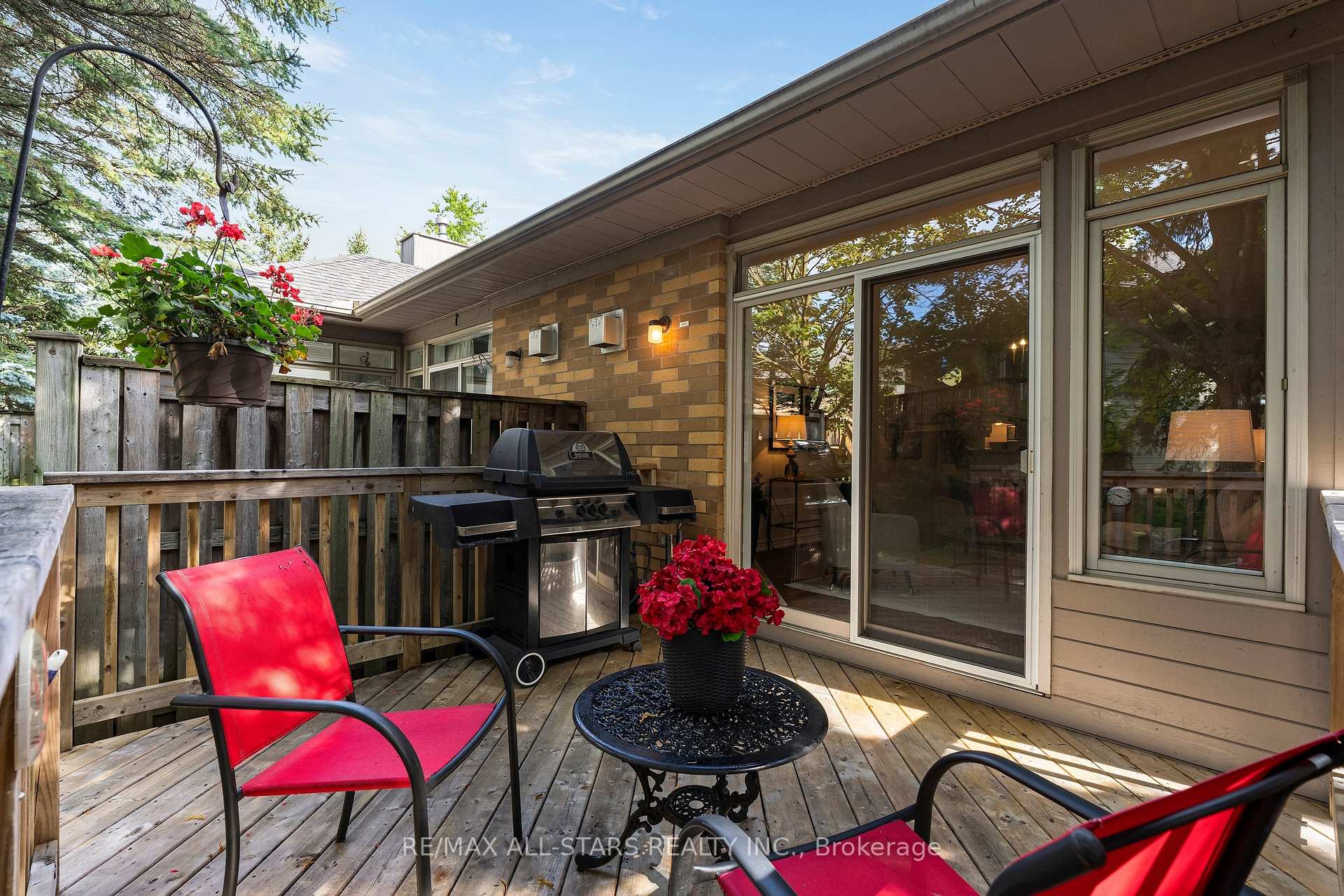 Photo 37 of 16 Kingfisher Cove Way, Markham, Greensborough — HOMEH