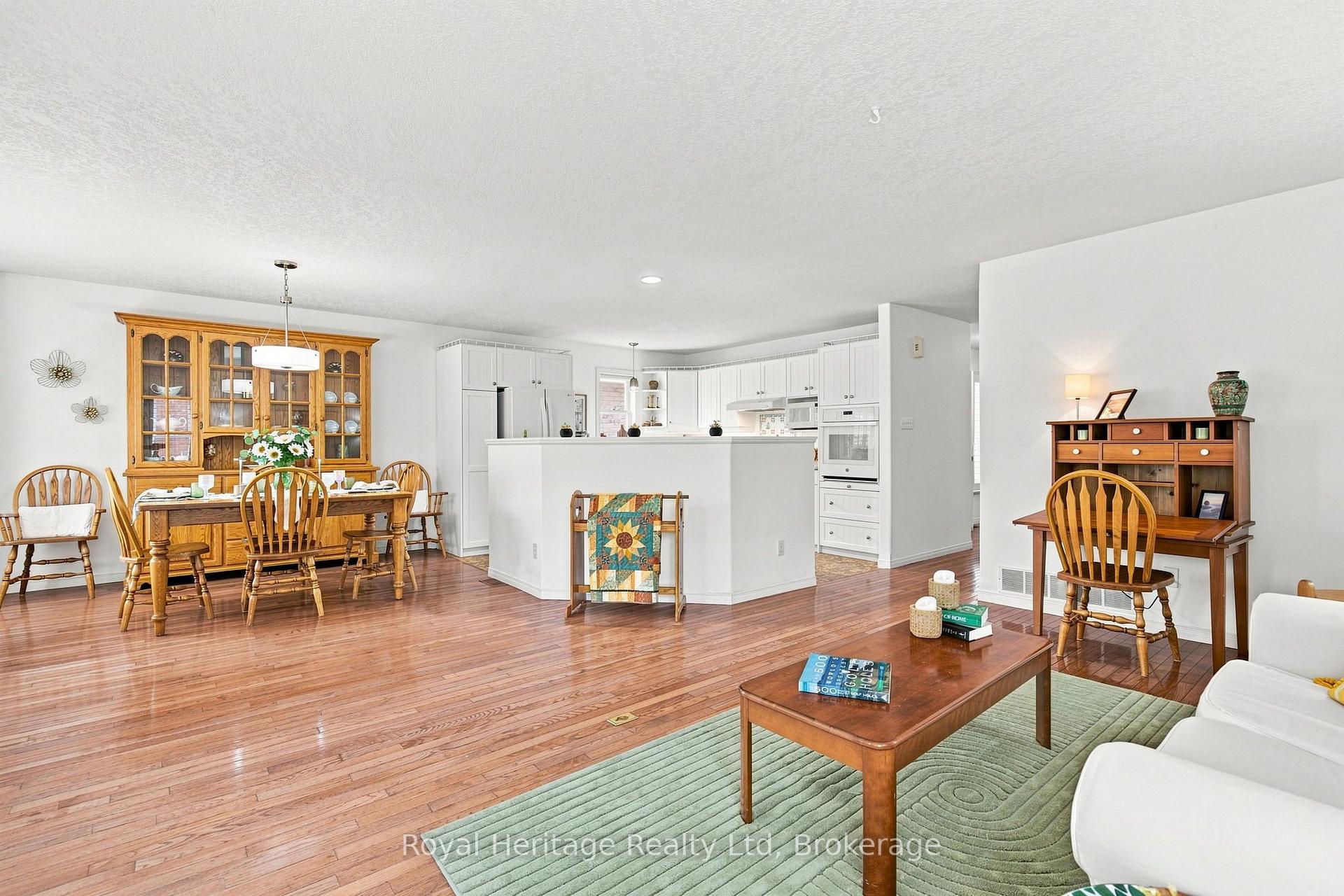 Photo 11 of Unit 8, 461 Columbia Street W, Waterloo, Upper Beechwood — HOMEH