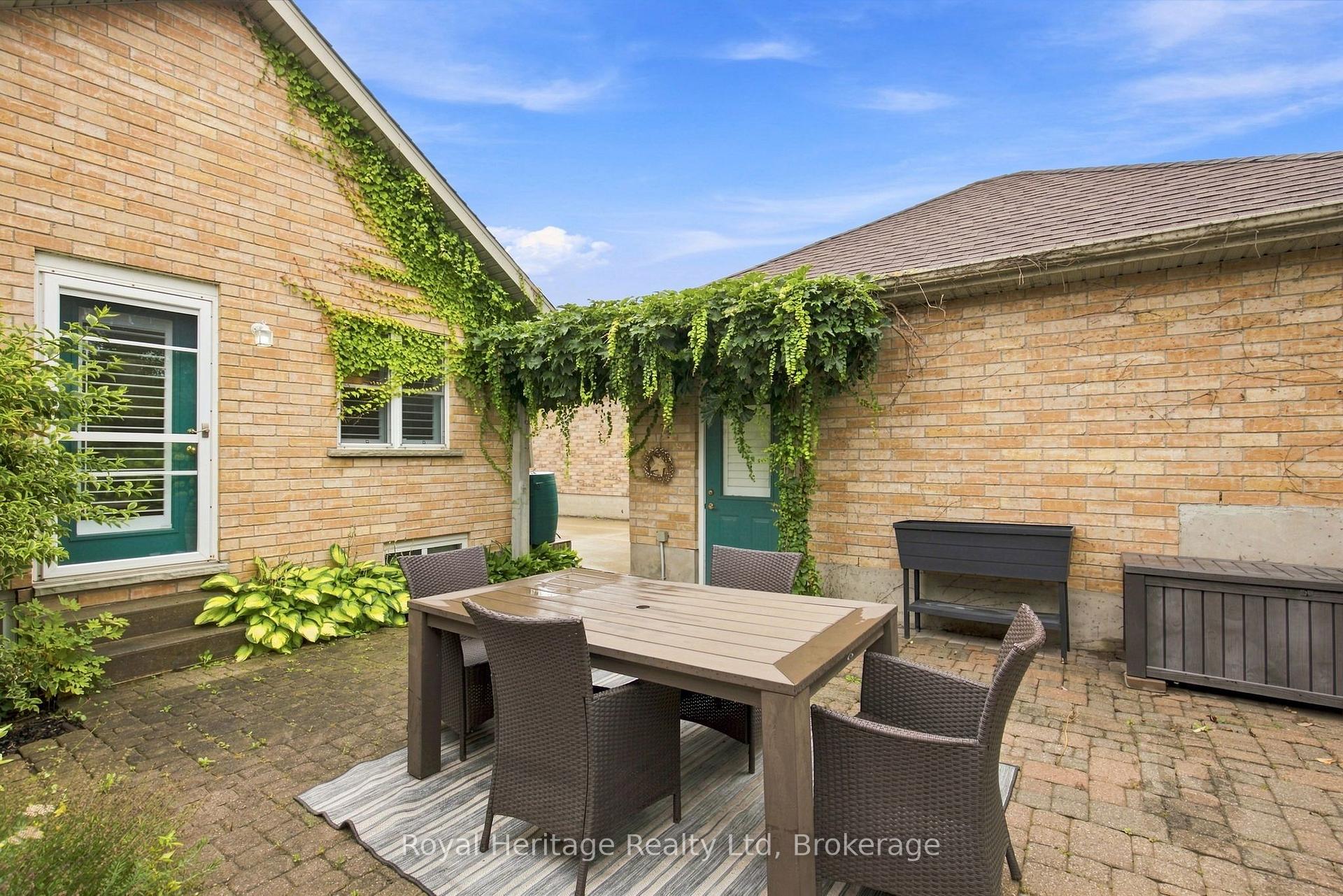 Photo 33 of Unit 8, 461 Columbia Street W, Waterloo, Upper Beechwood — HOMEH