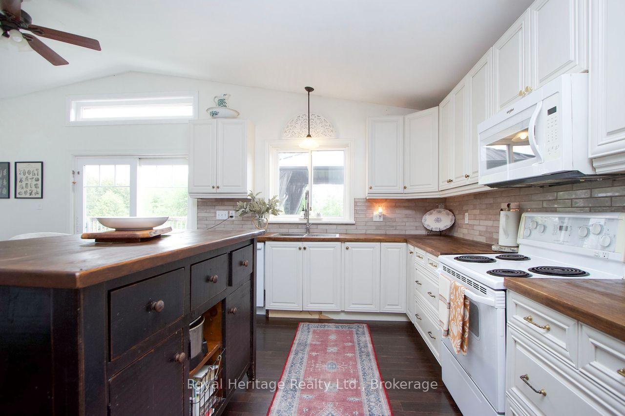 Photo 10 of 49 King Street, Kawartha Lakes, Woodville — HOMEH