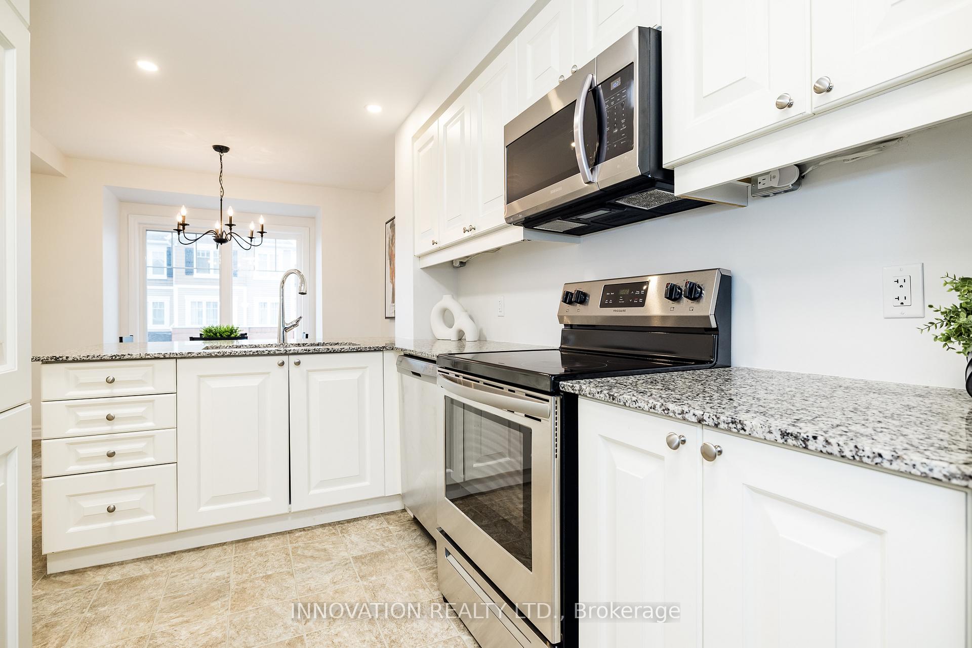 Photo 14 of 112 Gelderland Private, Ottawa, Kanata - Emerald Meadows/Trailwest — HOMEH