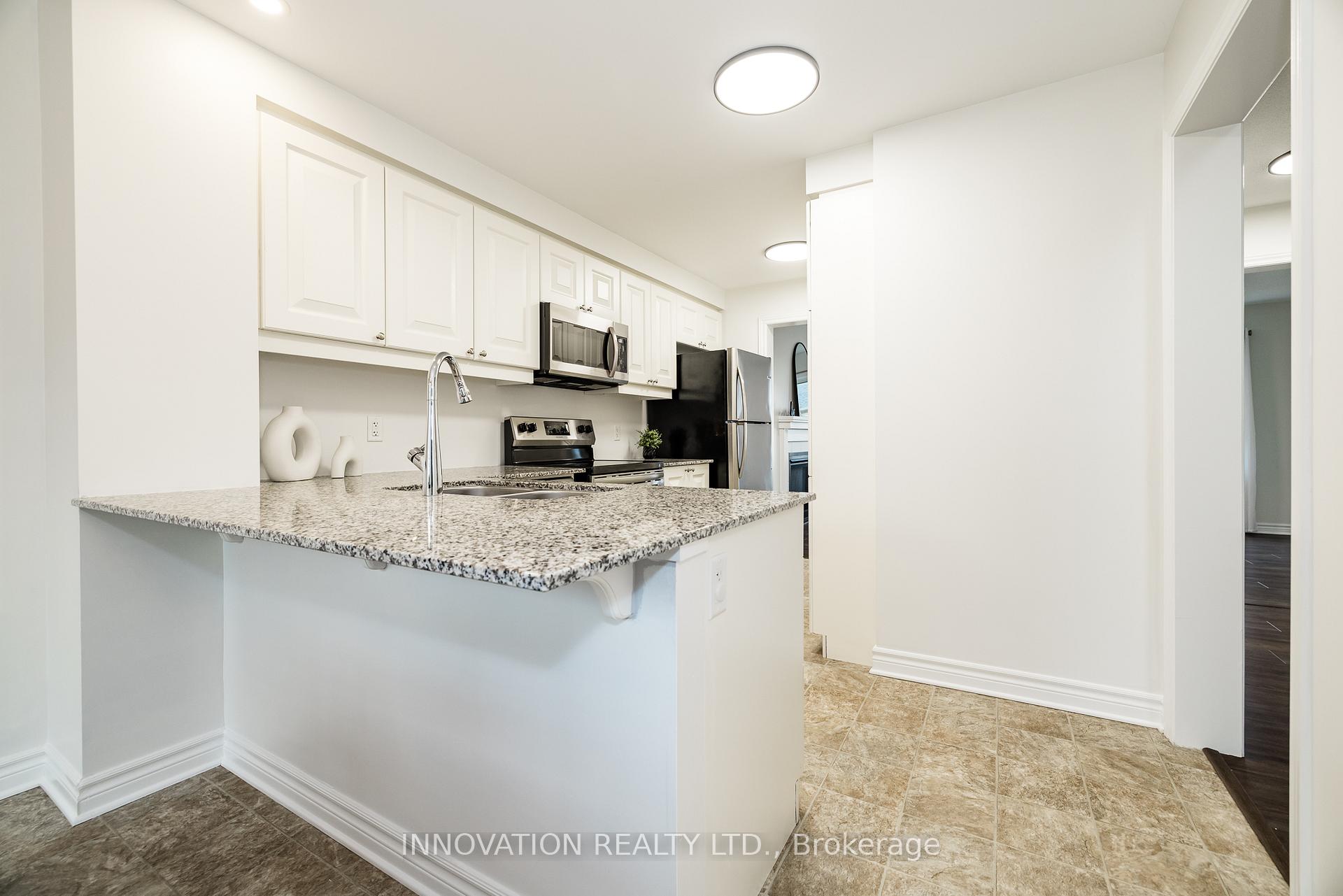 Photo 18 of 112 Gelderland Private, Ottawa, Kanata - Emerald Meadows/Trailwest — HOMEH