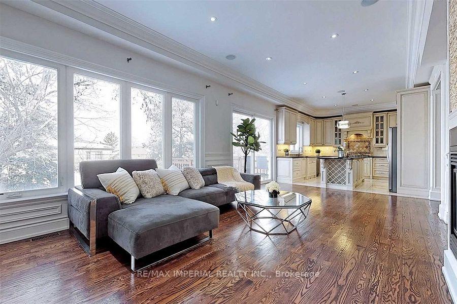Photo 5 of 82 Woodward Avenue, Markham, Grandview — HOMEH