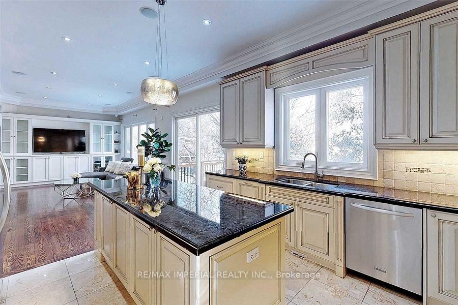 Photo 9 of 82 Woodward Avenue, Markham, Grandview — HOMEH