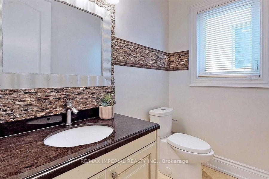 Photo 17 of 82 Woodward Avenue, Markham, Grandview — HOMEH