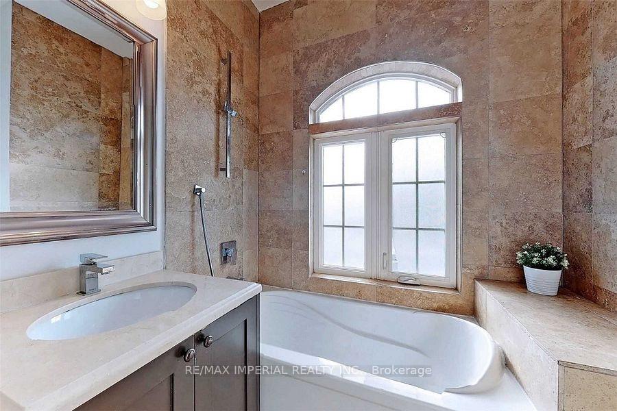 Photo 29 of 82 Woodward Avenue, Markham, Grandview — HOMEH