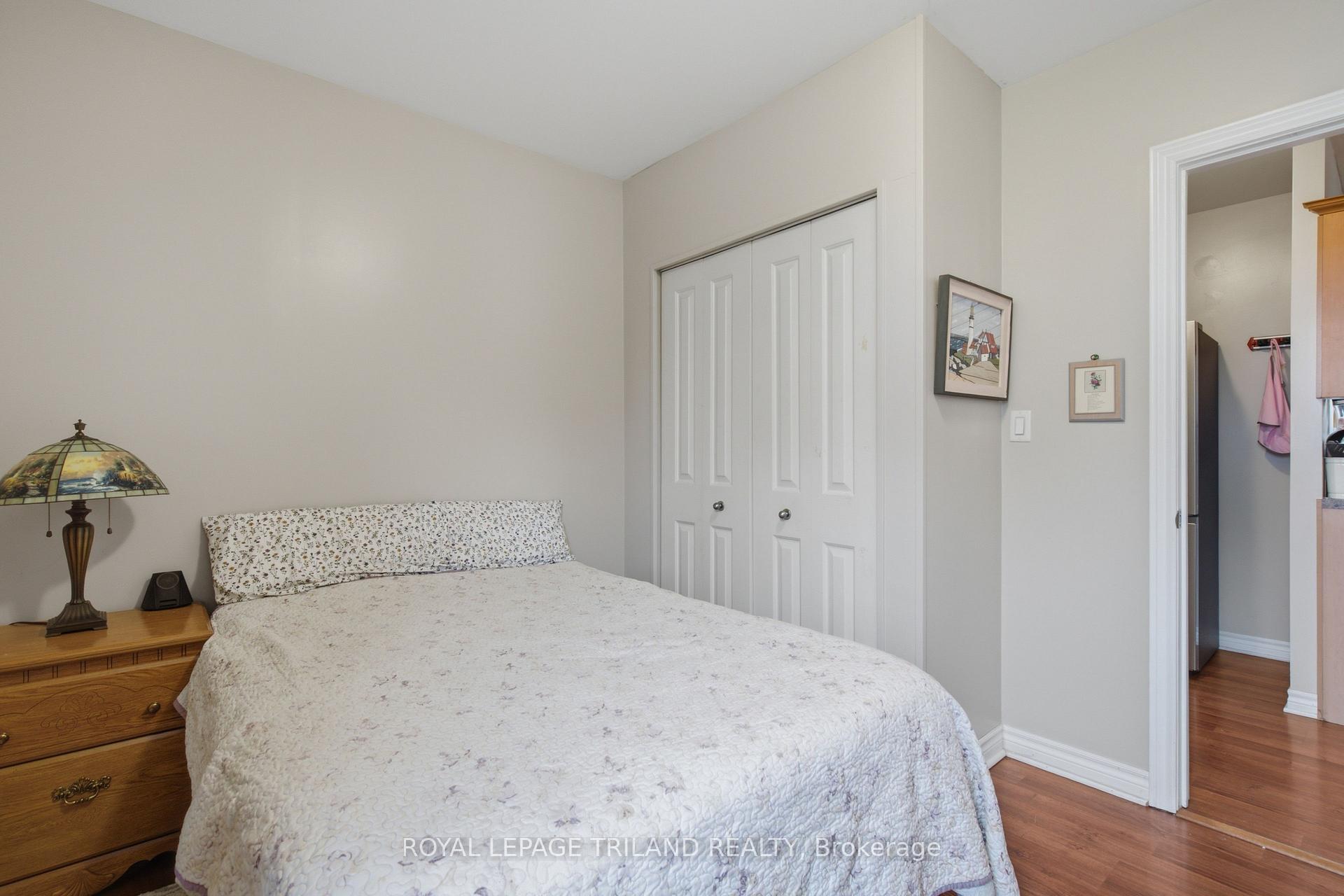 Photo 14 of 132 Oak Street, London, East M — HOMEH