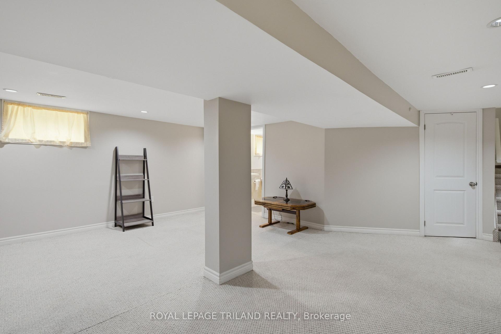 Photo 15 of 132 Oak Street, London, East M — HOMEH