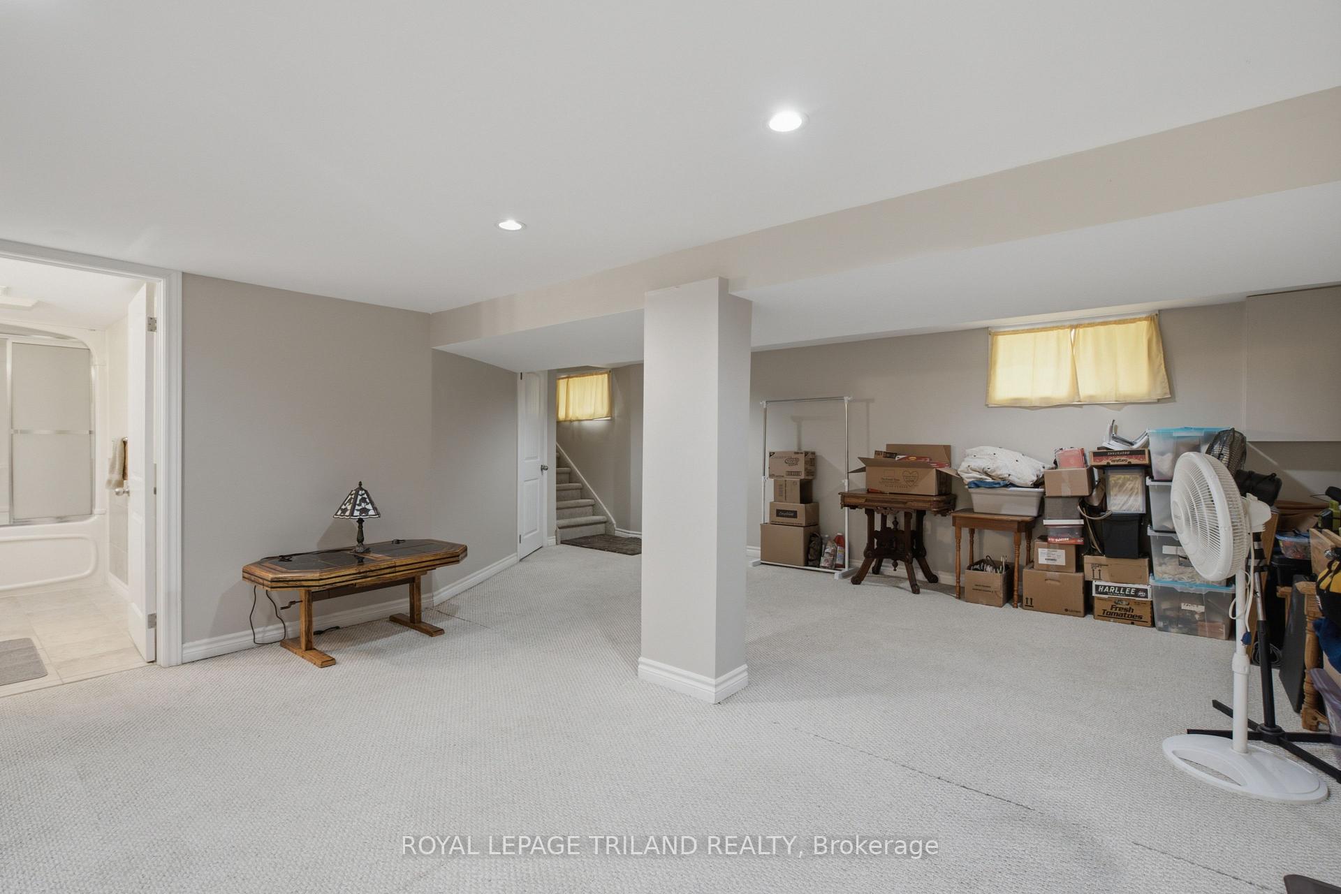 Photo 16 of 132 Oak Street, London, East M — HOMEH